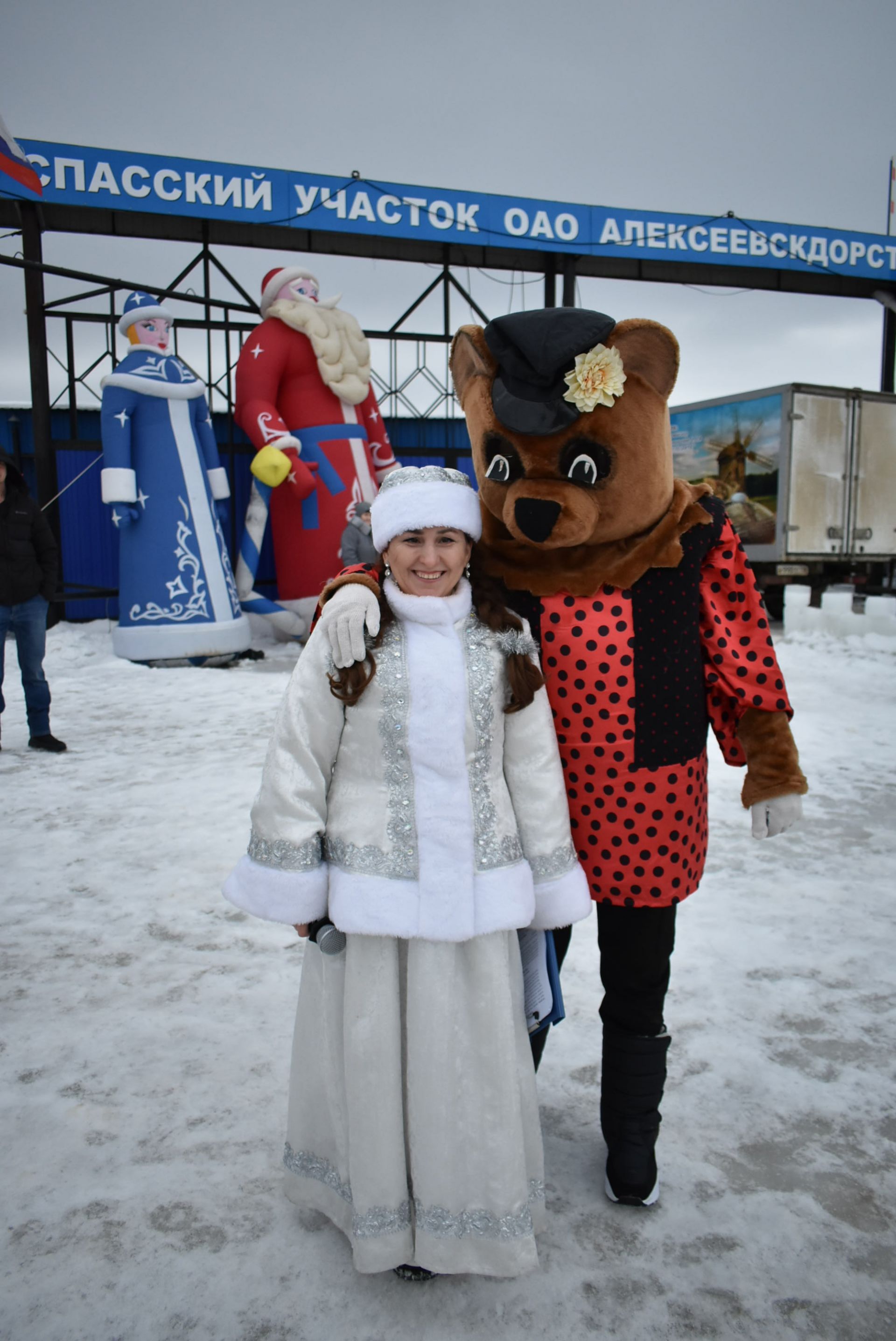 На площадке "Алексеевскдорстроя" Спасского района было не по-зимнему жарко