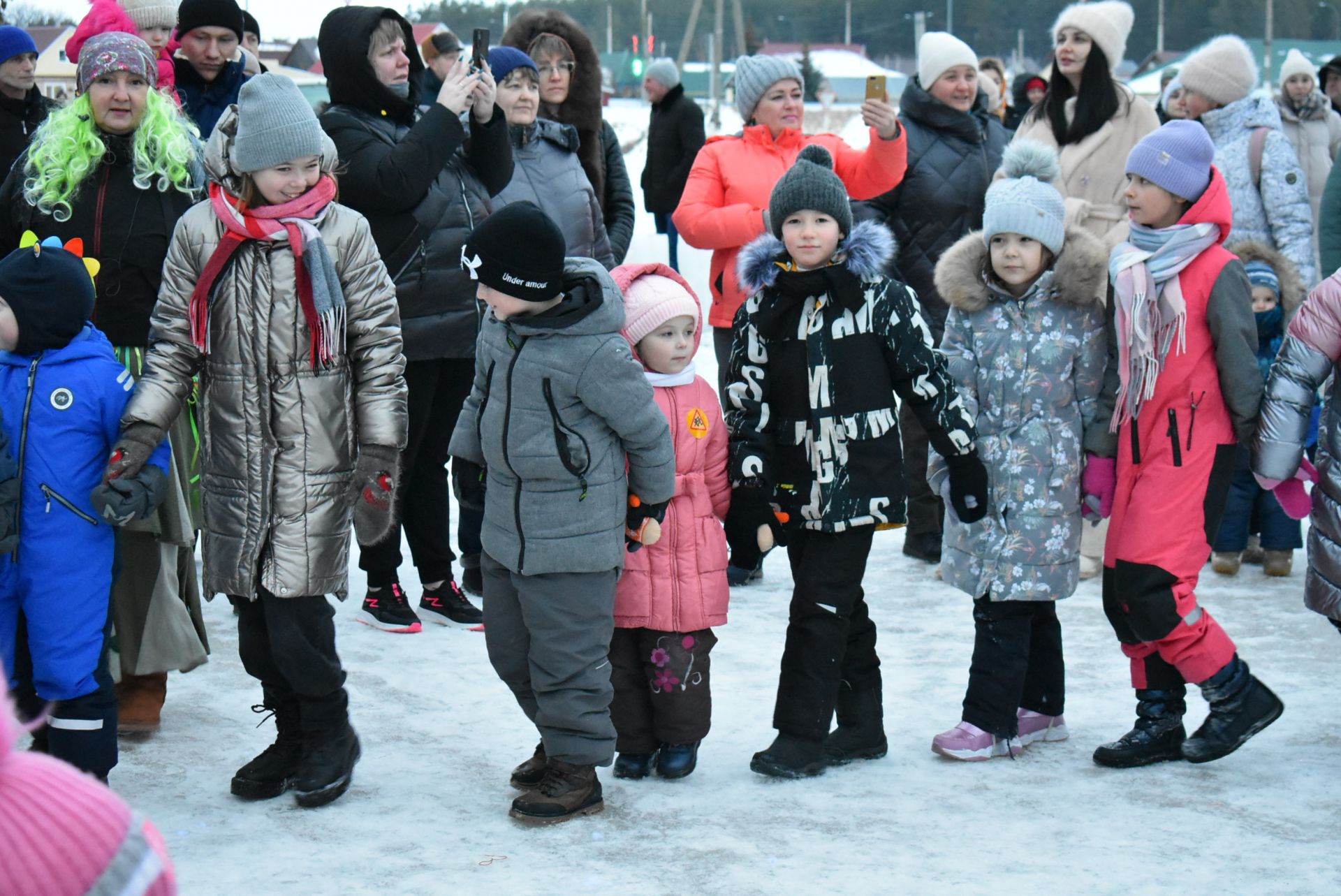 На площадке "Алексеевскдорстроя" Спасского района было не по-зимнему жарко