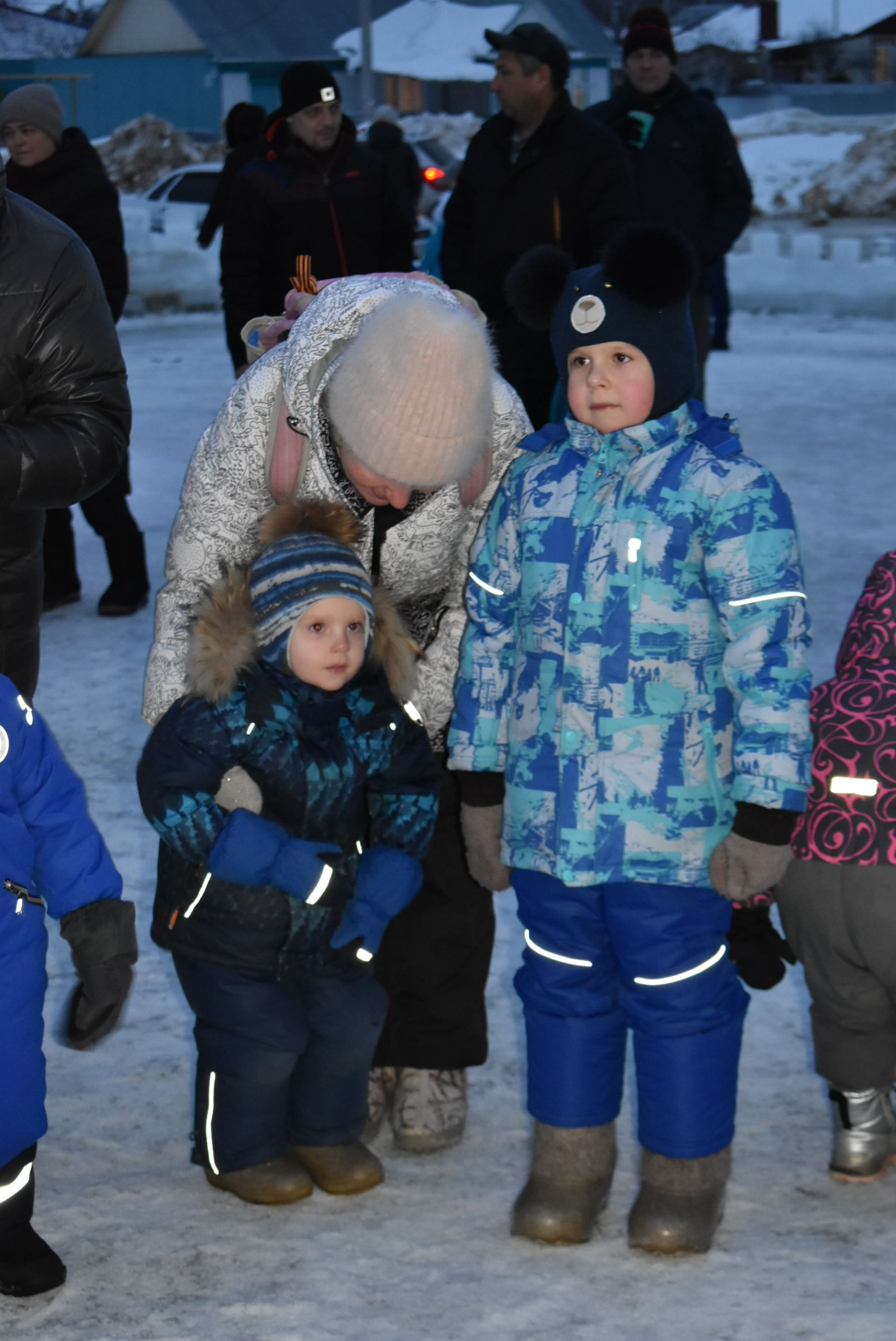 На площадке "Алексеевскдорстроя" Спасского района было не по-зимнему жарко