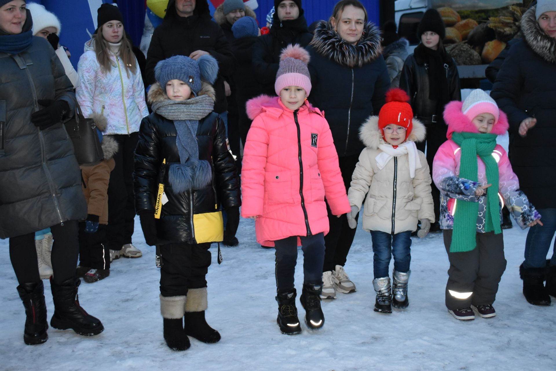 На площадке "Алексеевскдорстроя" Спасского района было не по-зимнему жарко