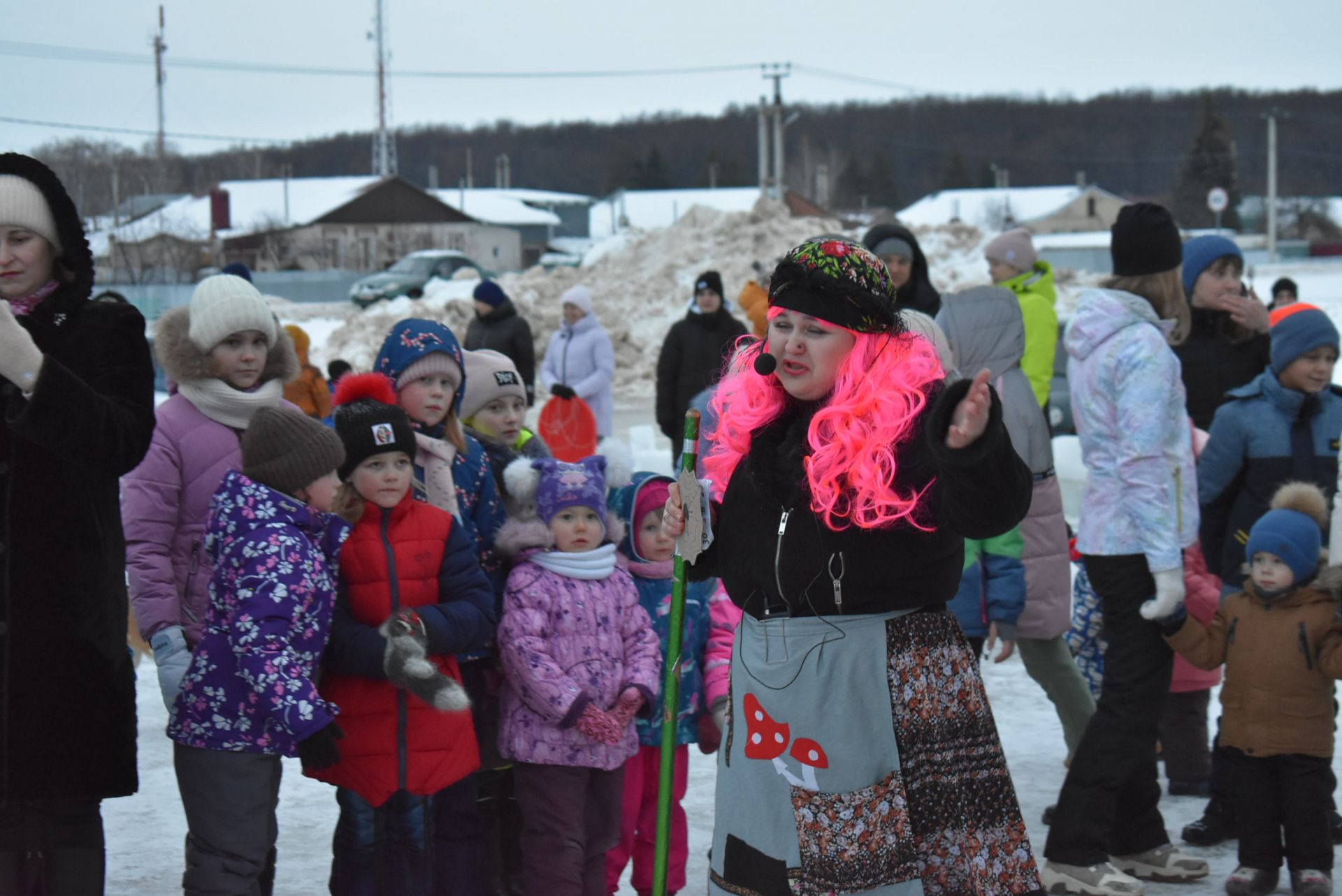 На площадке "Алексеевскдорстроя" Спасского района было не по-зимнему жарко