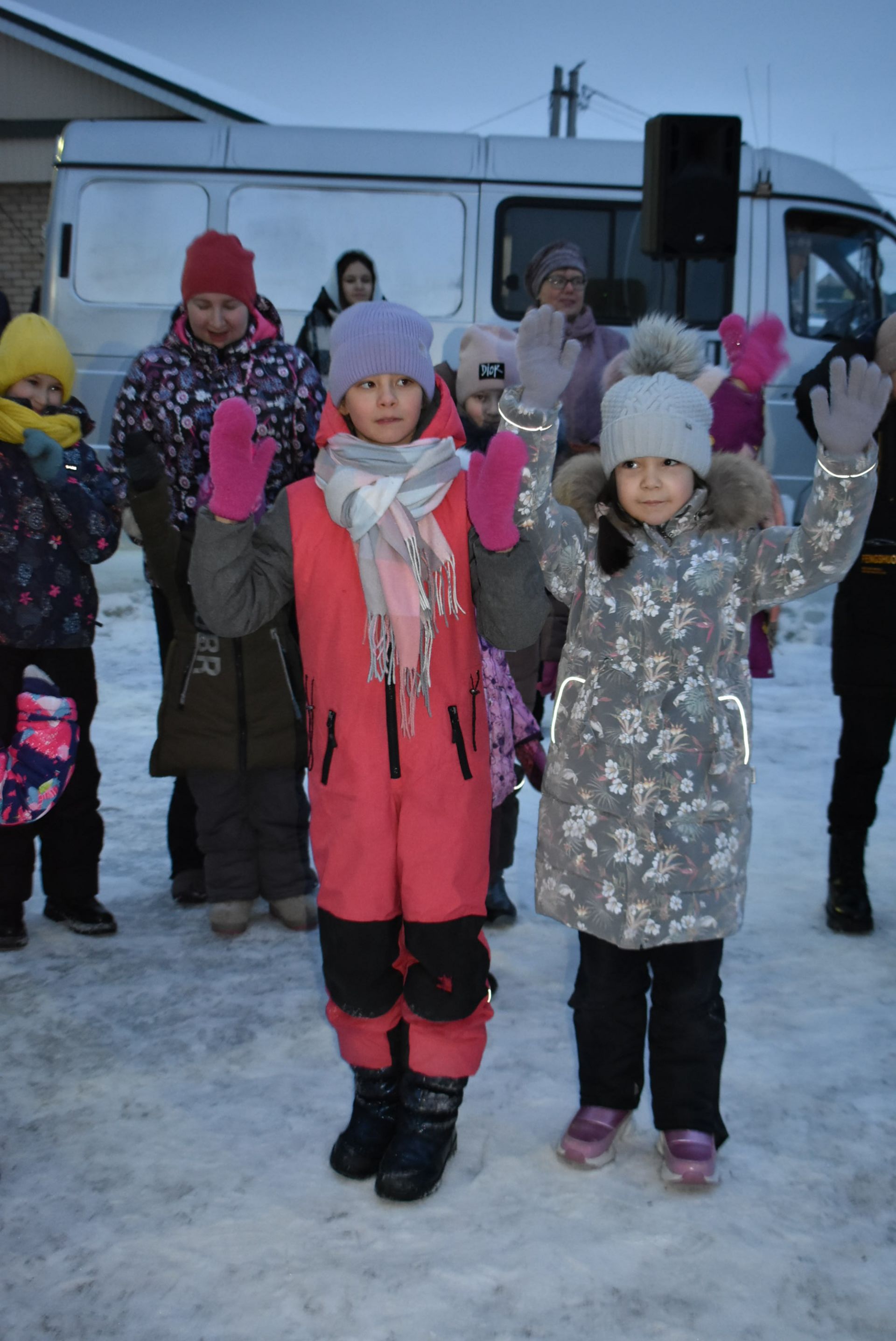 На площадке "Алексеевскдорстроя" Спасского района было не по-зимнему жарко