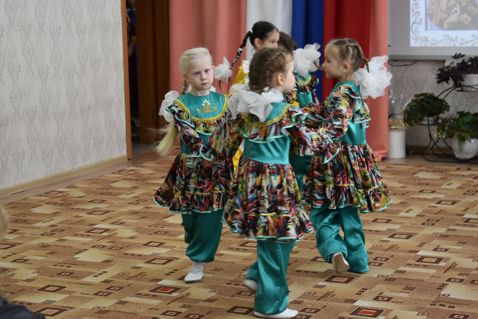 В детском саду «Колосок» прошёл праздничный концерт «Мелодия родного языка»