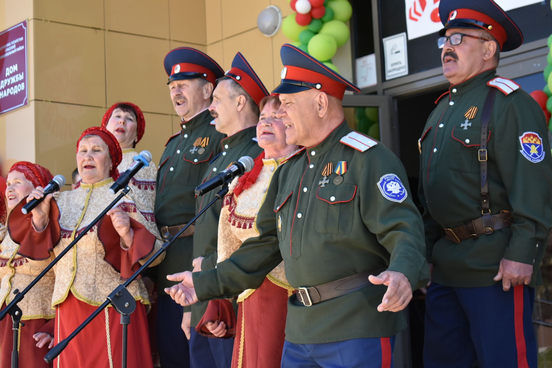 Народные гулянья по случаю празднования Красной горки прошли на главной площади Болгара