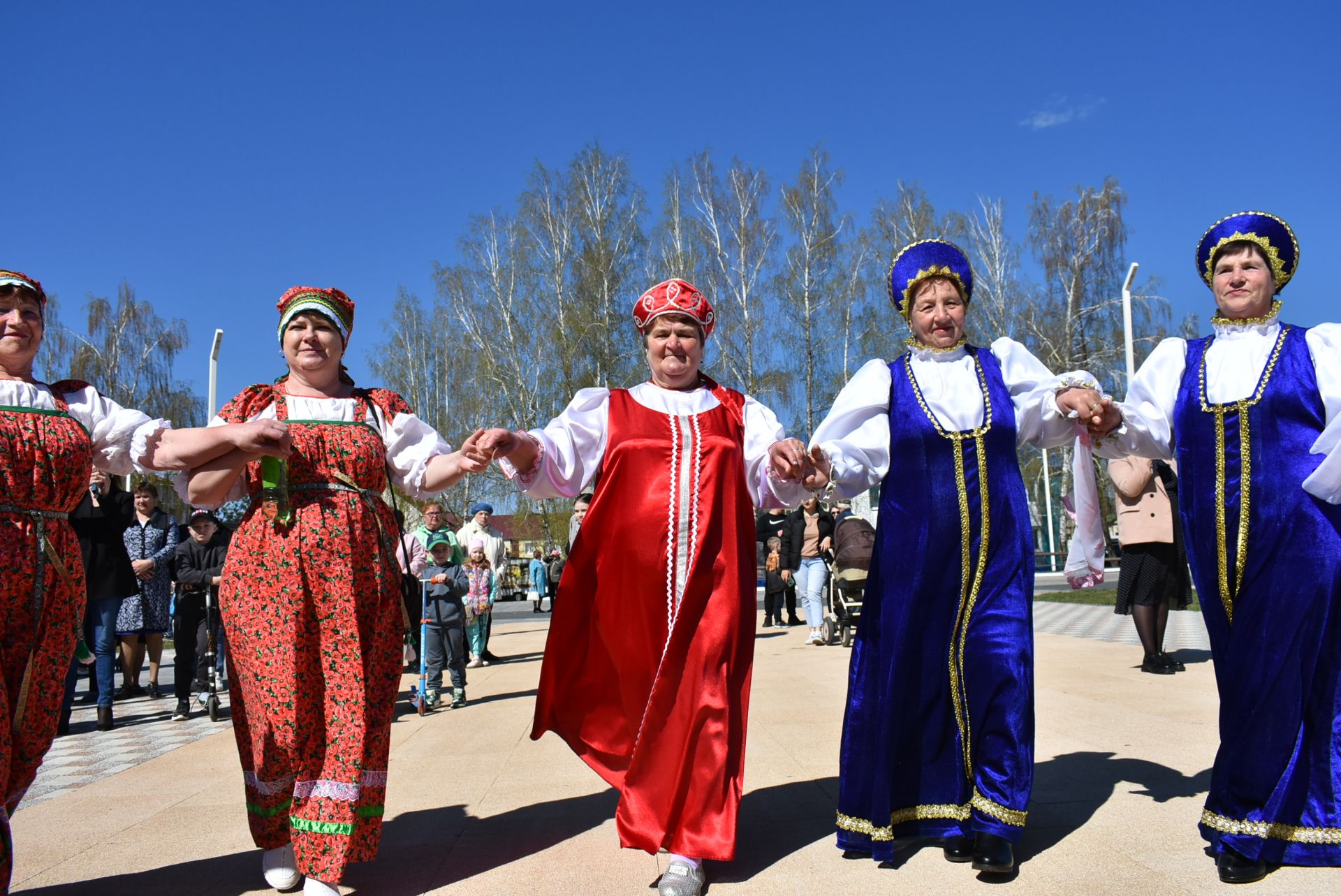 Народные гулянья по случаю празднования Красной горки прошли на главной площади Болгара