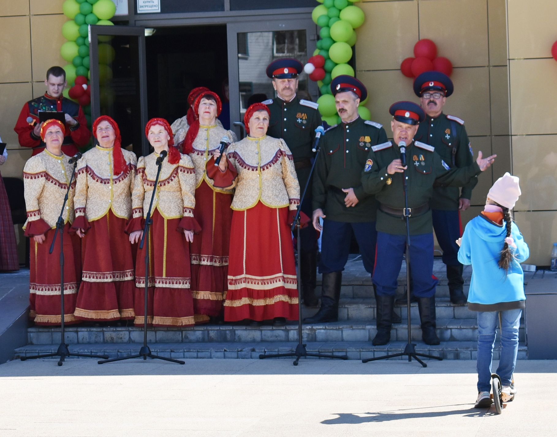 Народные гулянья по случаю празднования Красной горки прошли на главной площади Болгара