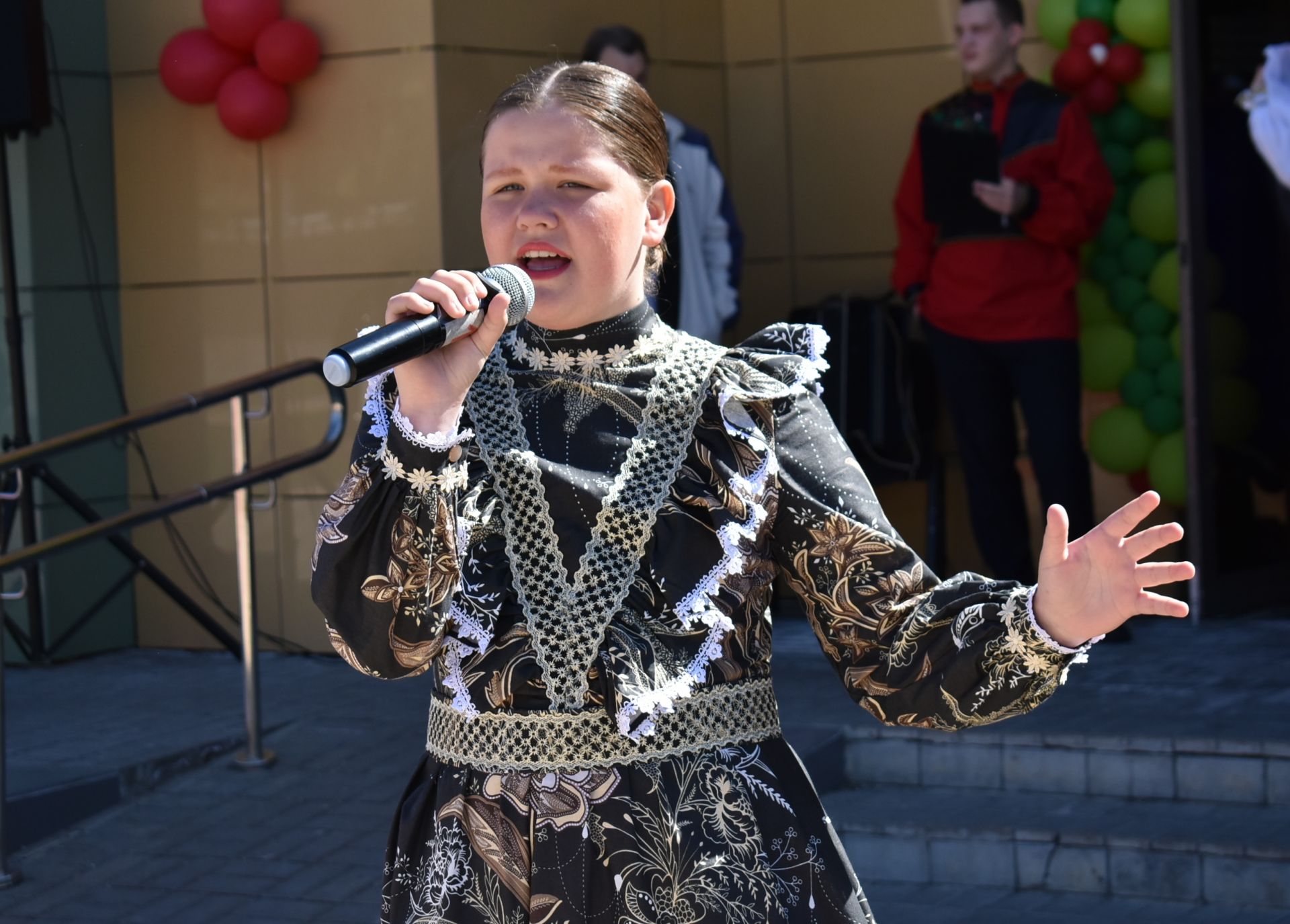 Народные гулянья по случаю празднования Красной горки прошли на главной площади Болгара