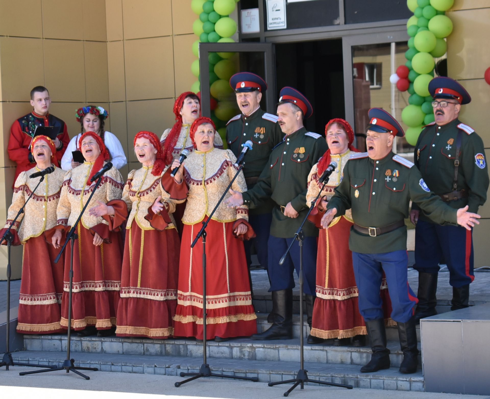 Народные гулянья по случаю празднования Красной горки прошли на главной площади Болгара