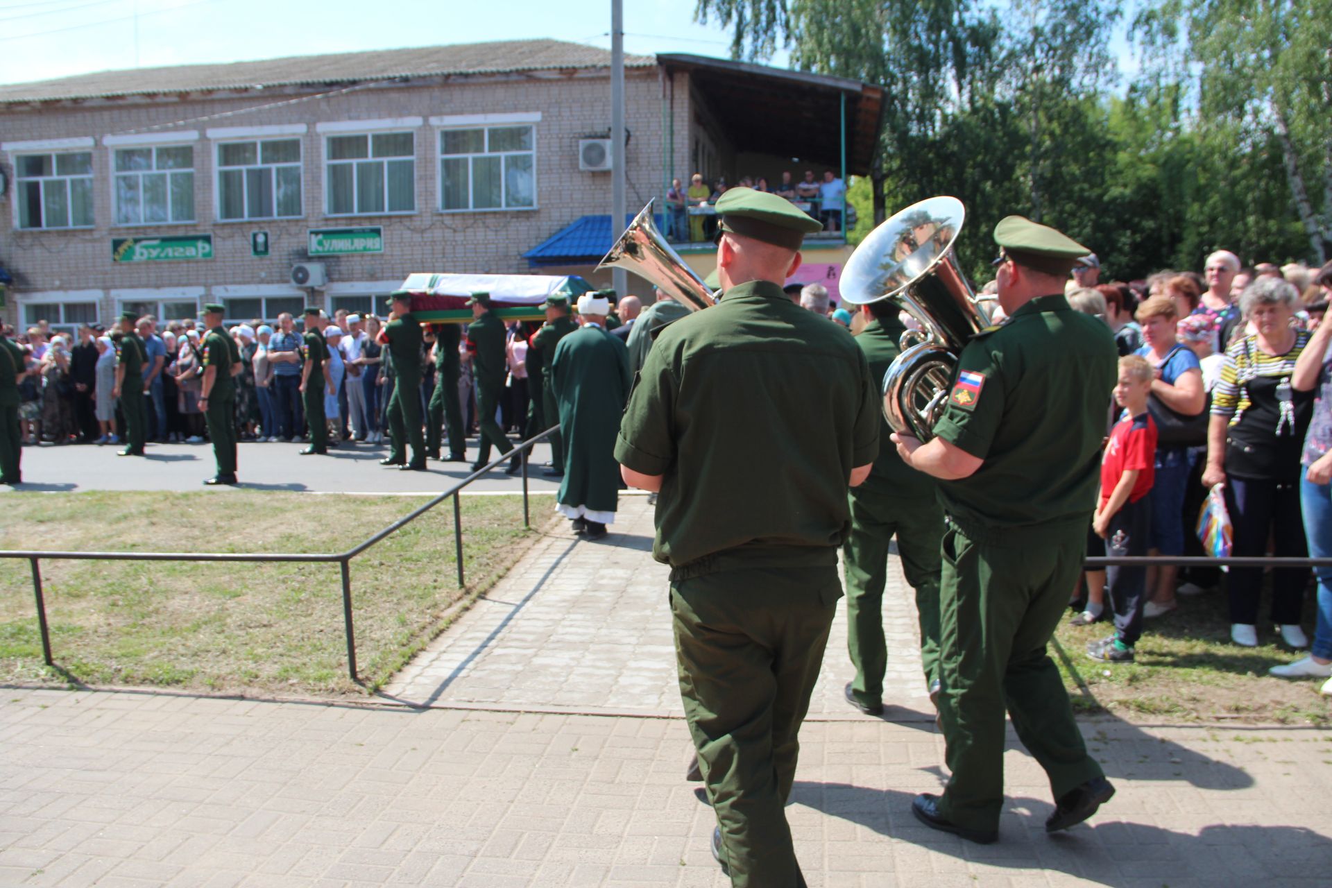 В Болгаре простились с героем, погибшим в зоне СВО