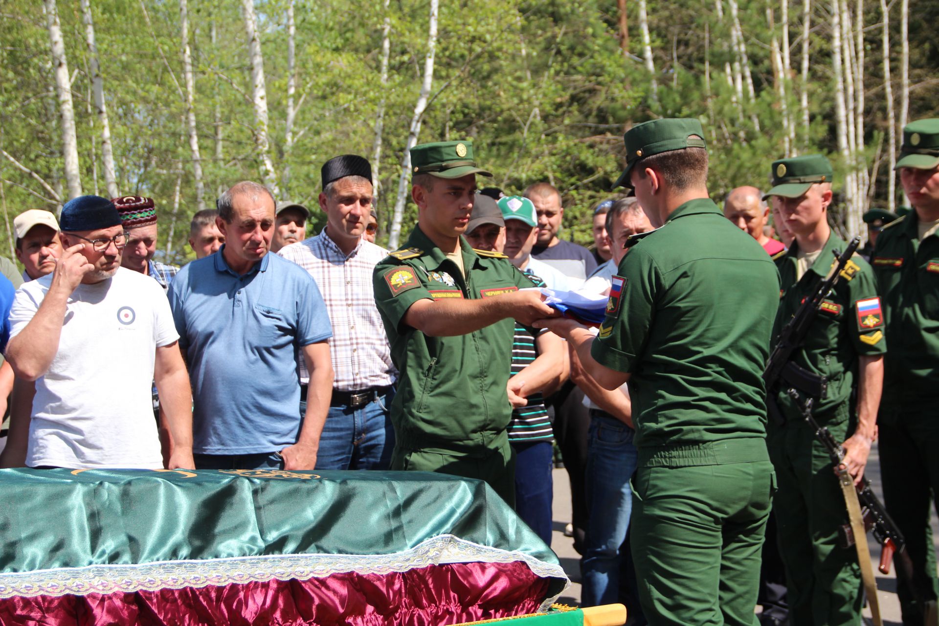 В Болгаре простились с героем, погибшим в зоне СВО