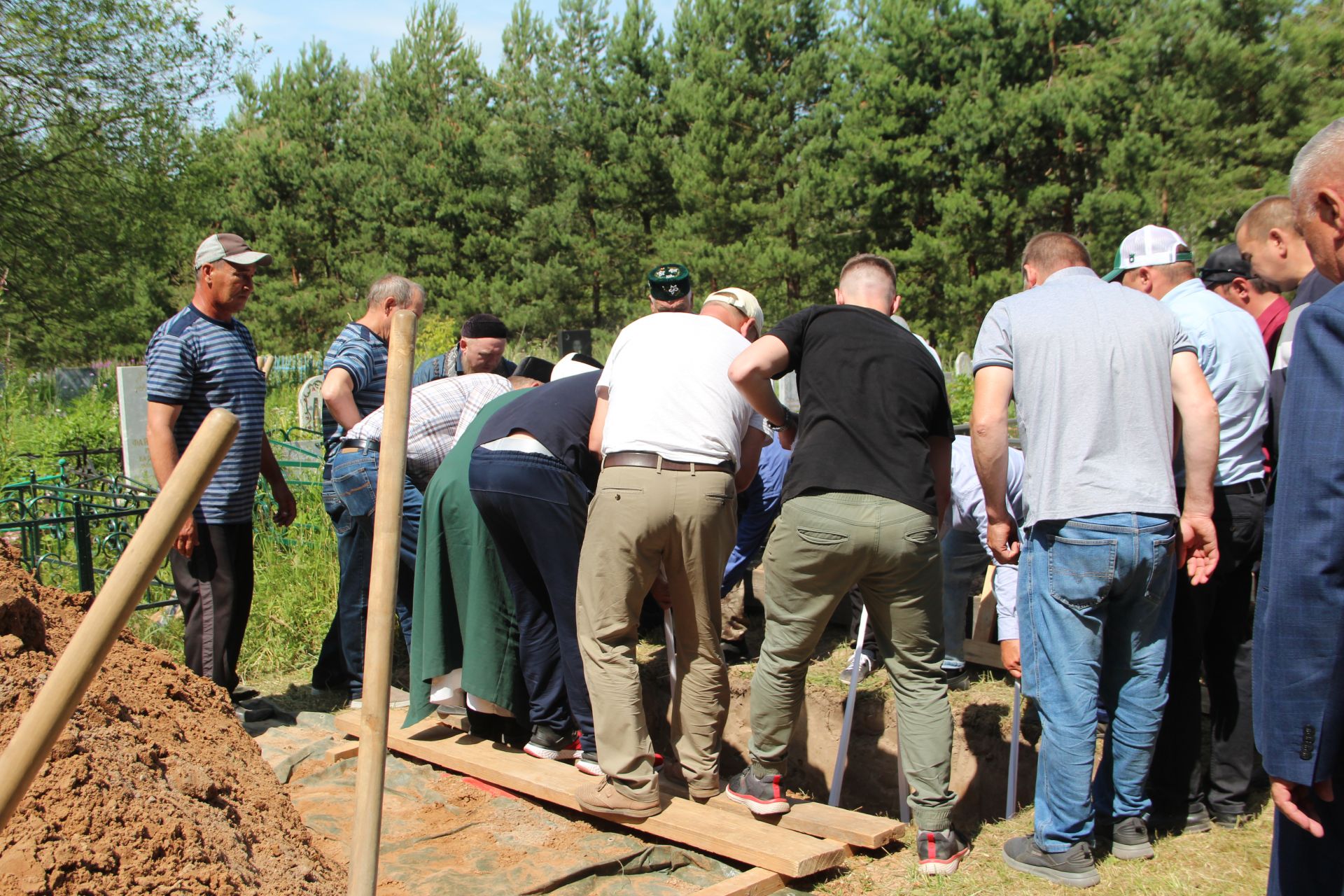 В Болгаре простились с героем, погибшим в зоне СВО