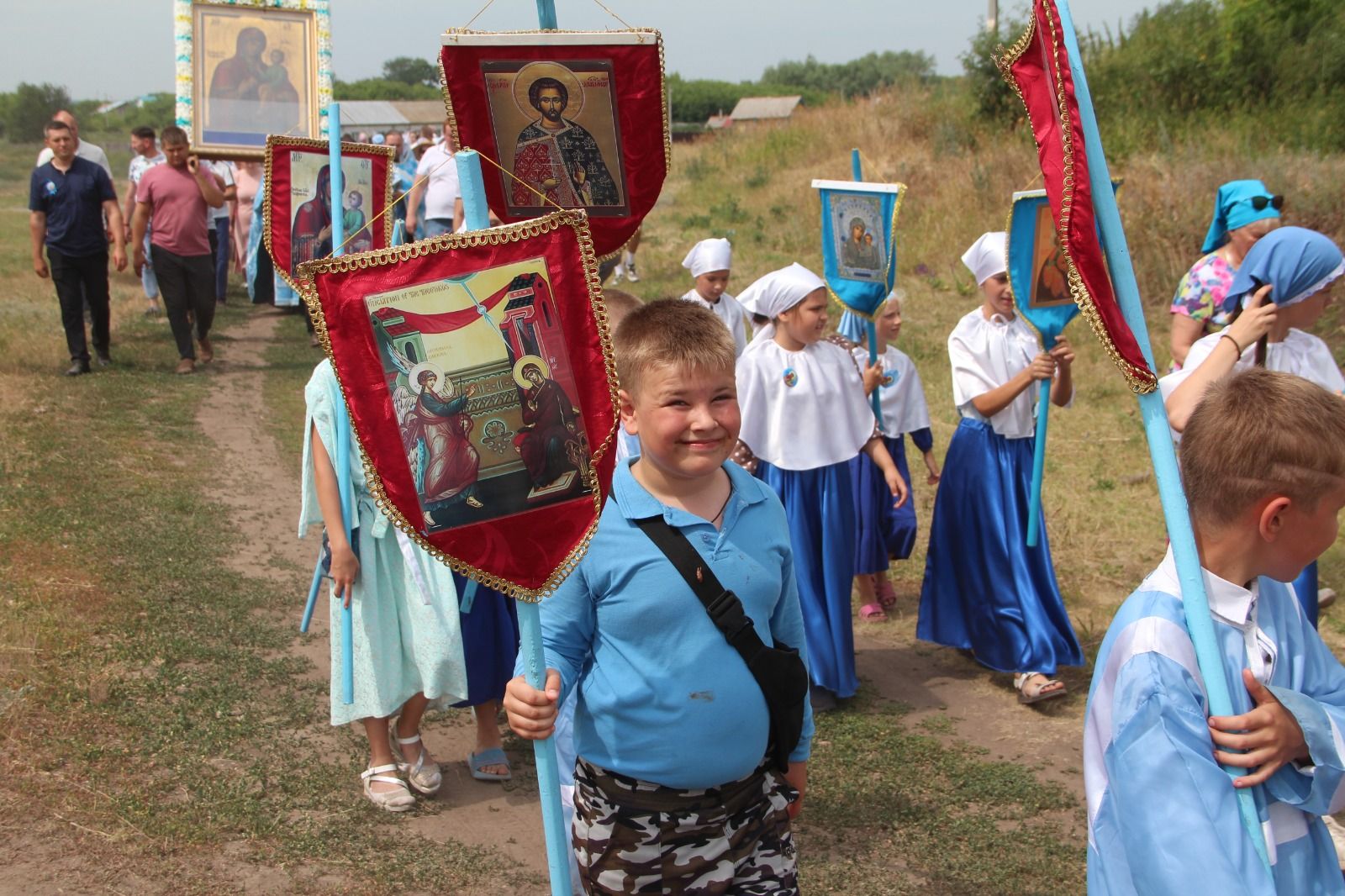 В селе Три Озера прошёл традиционный крестный ход