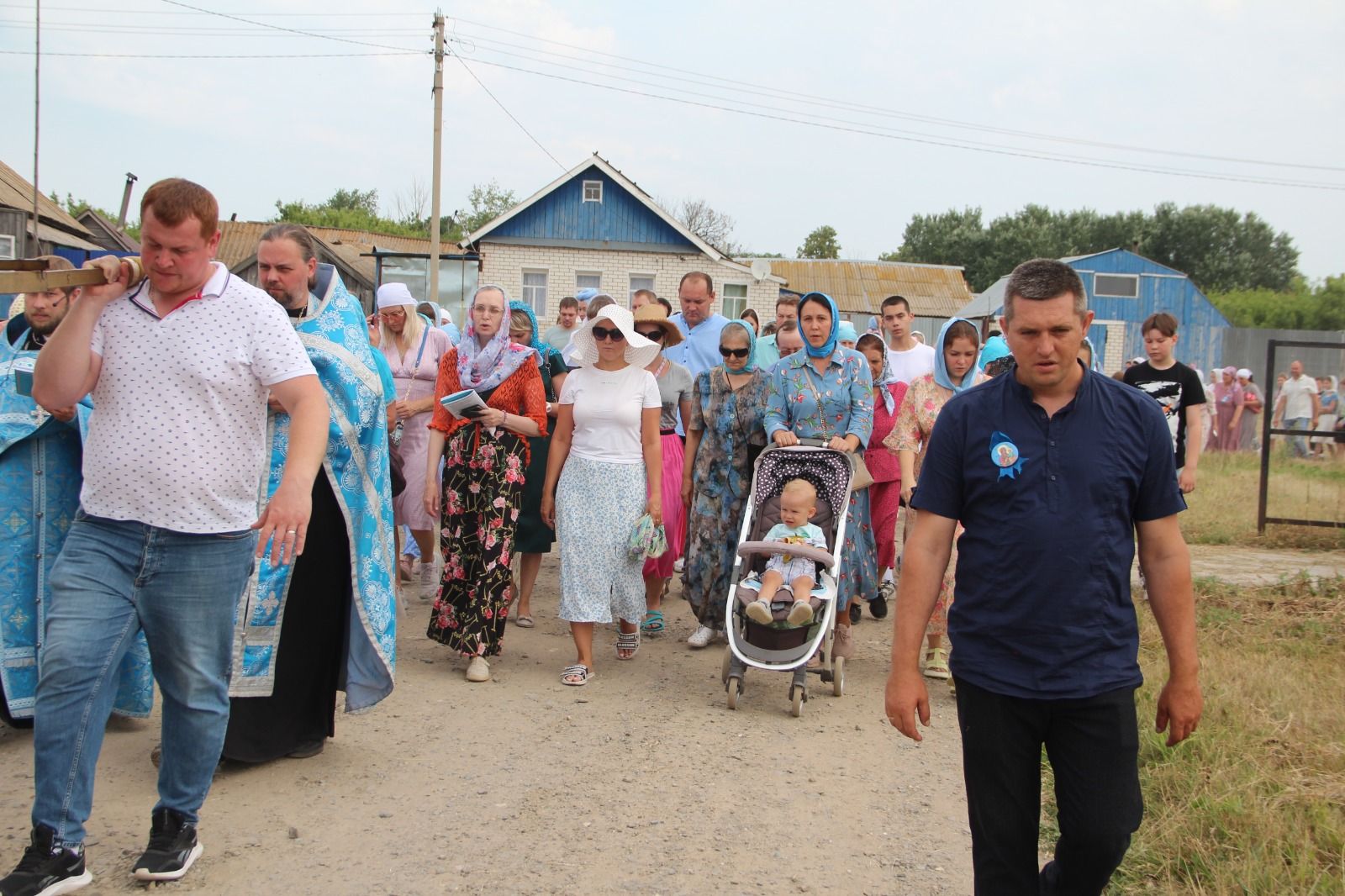 В селе Три Озера прошёл традиционный крестный ход