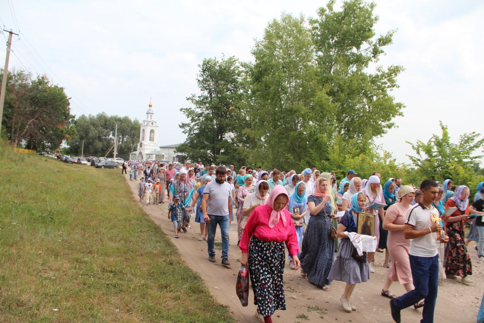 В селе Три Озера прошёл традиционный крестный ход