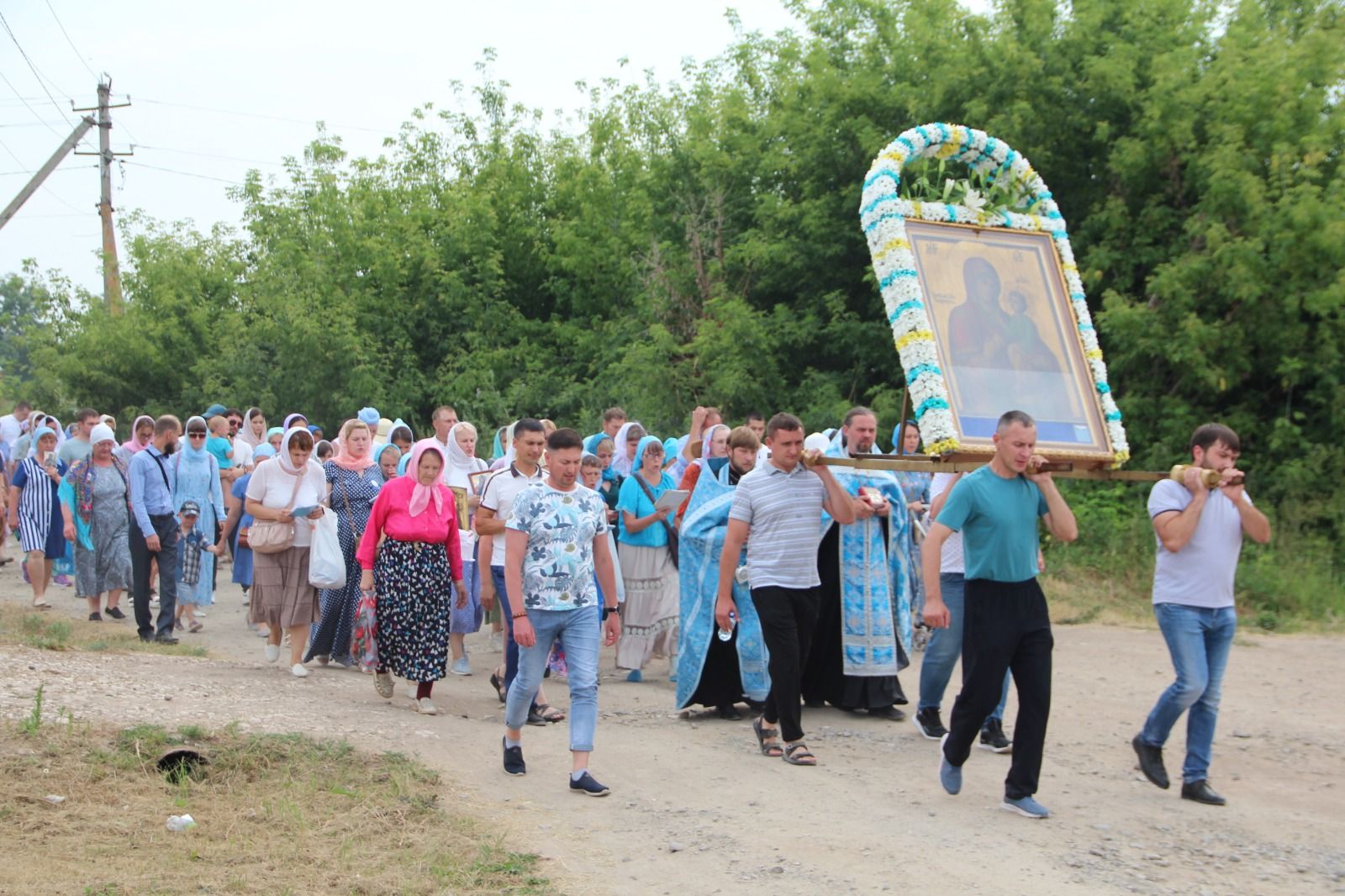 В селе Три Озера прошёл традиционный крестный ход