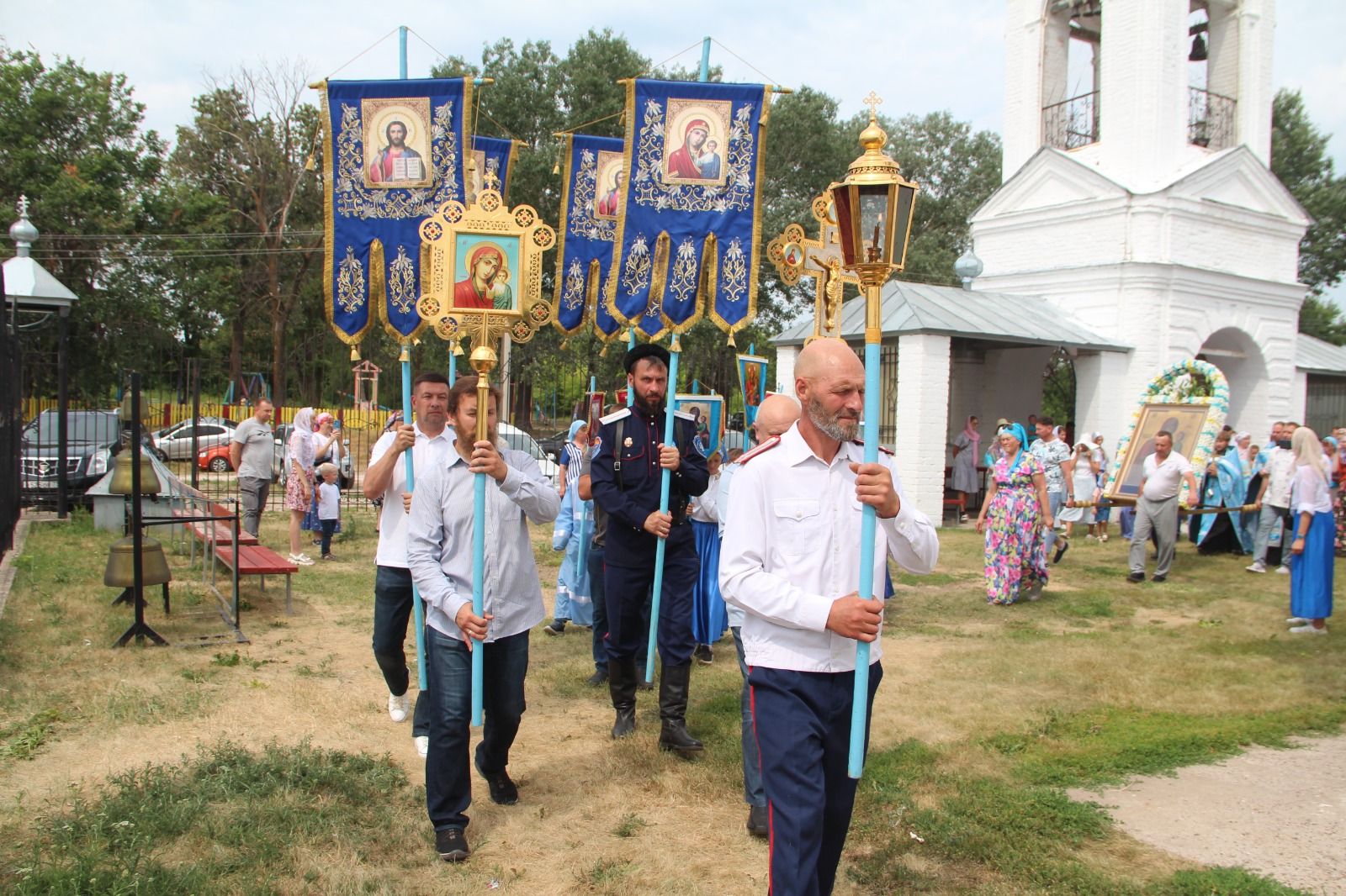 В селе Три Озера прошёл традиционный крестный ход