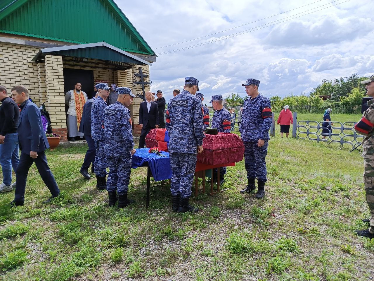 В селе Куралово простились с погибшим в зоне СВО бойцом Алексеем Герасимовым