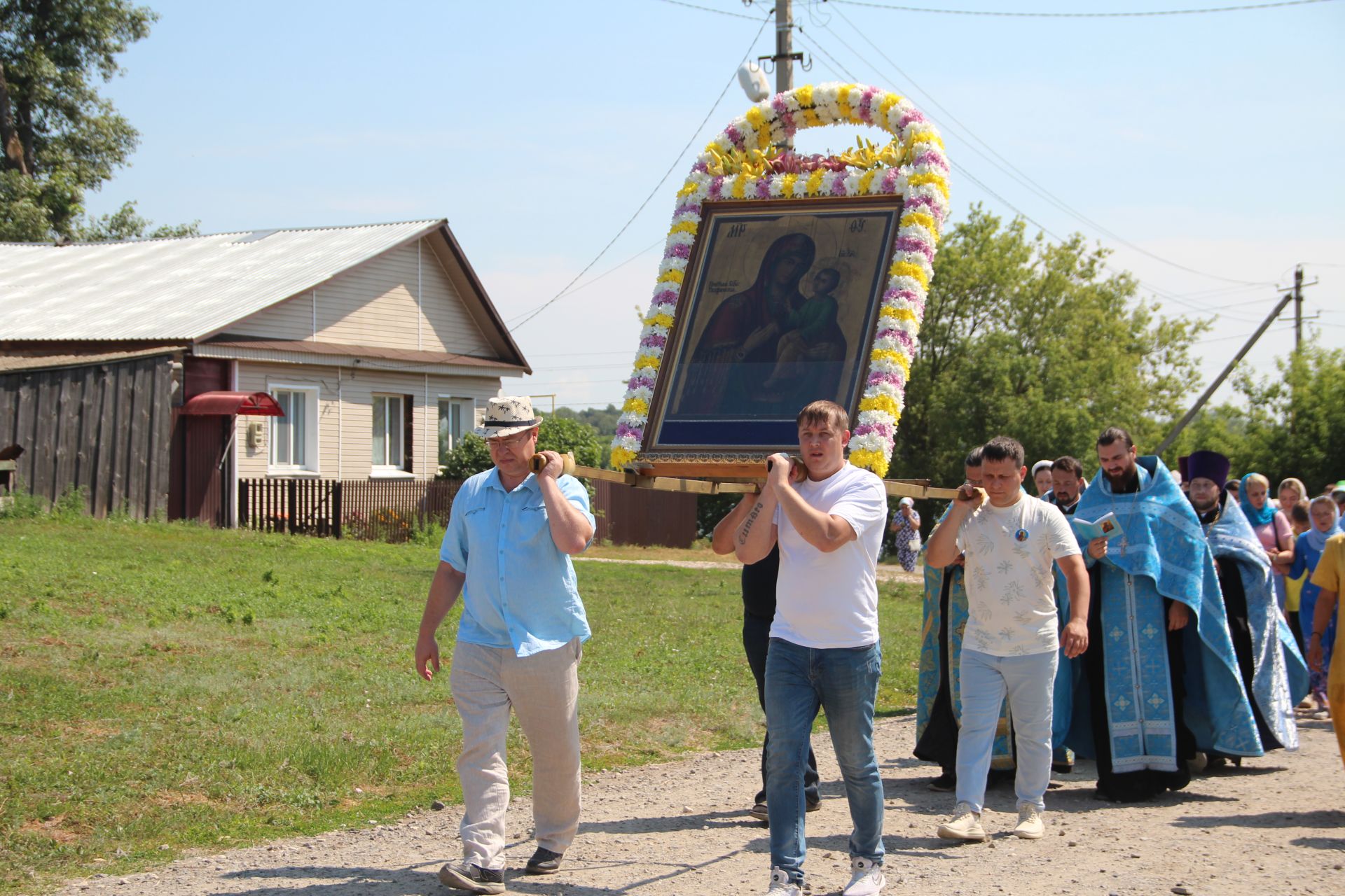 В селе Три Озера прошёл Крёстный Ход