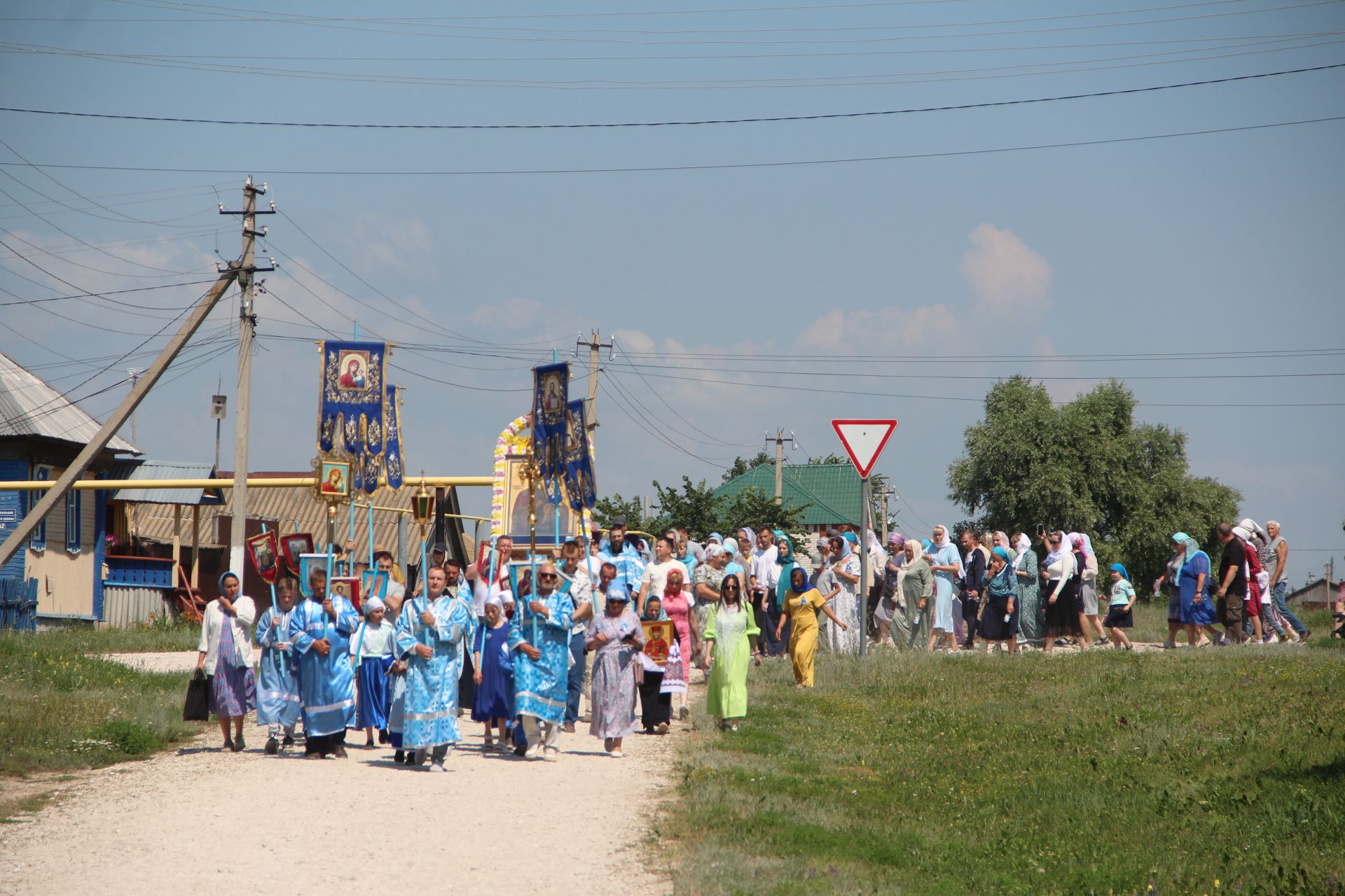 В селе Три Озера прошёл Крёстный Ход