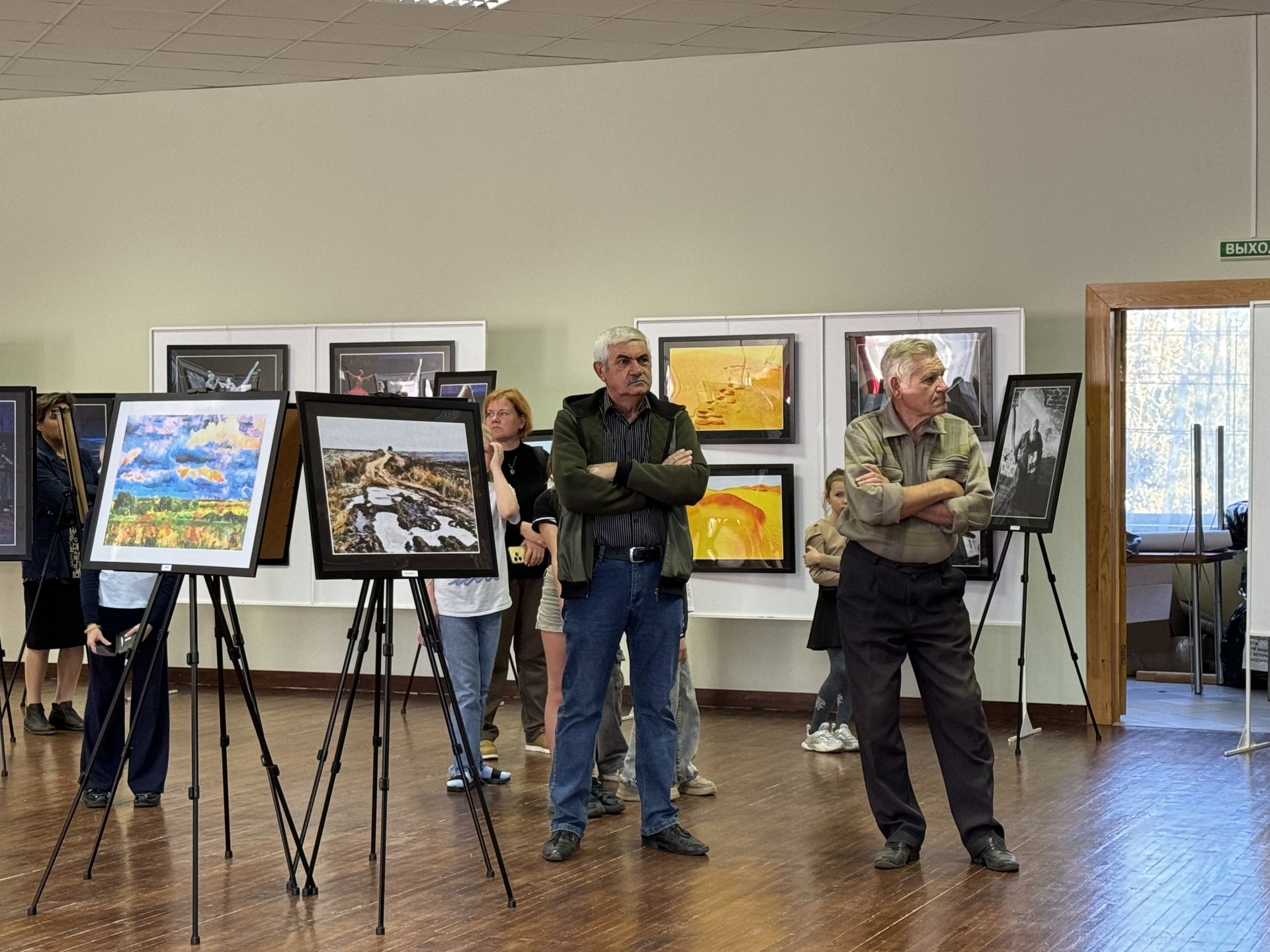 Уникальная фотовыставка Вячеслава Карпова открылась в Болгаре