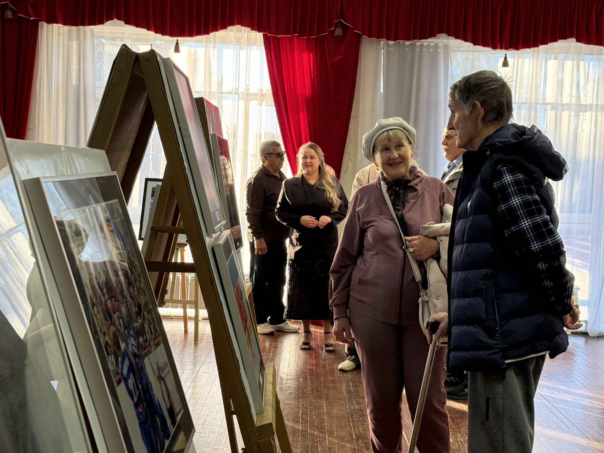 Уникальная фотовыставка Вячеслава Карпова открылась в Болгаре