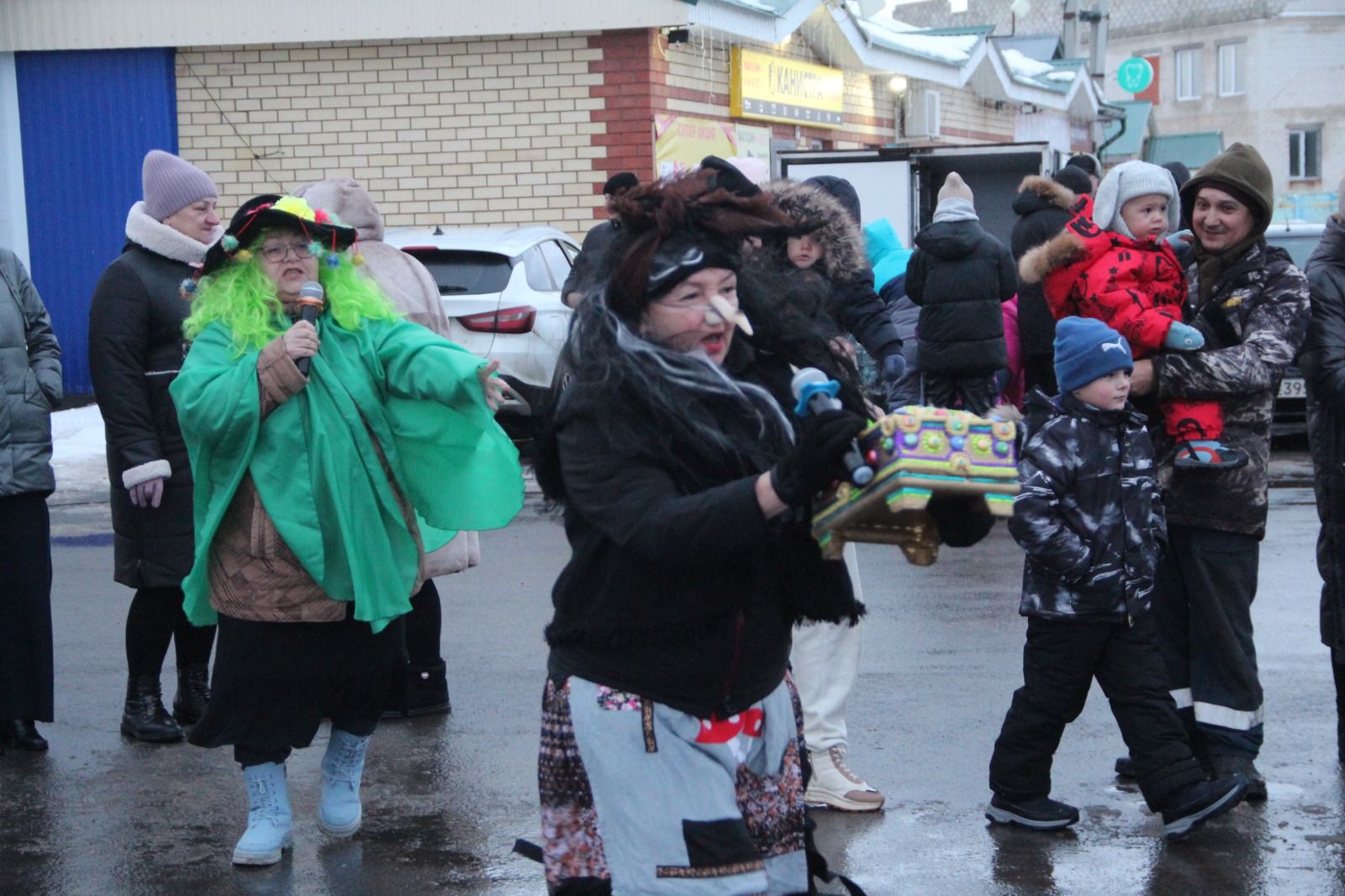 Новогодний праздник прошёл в Спасском участке ОАО «Алексеевскдорстрой»