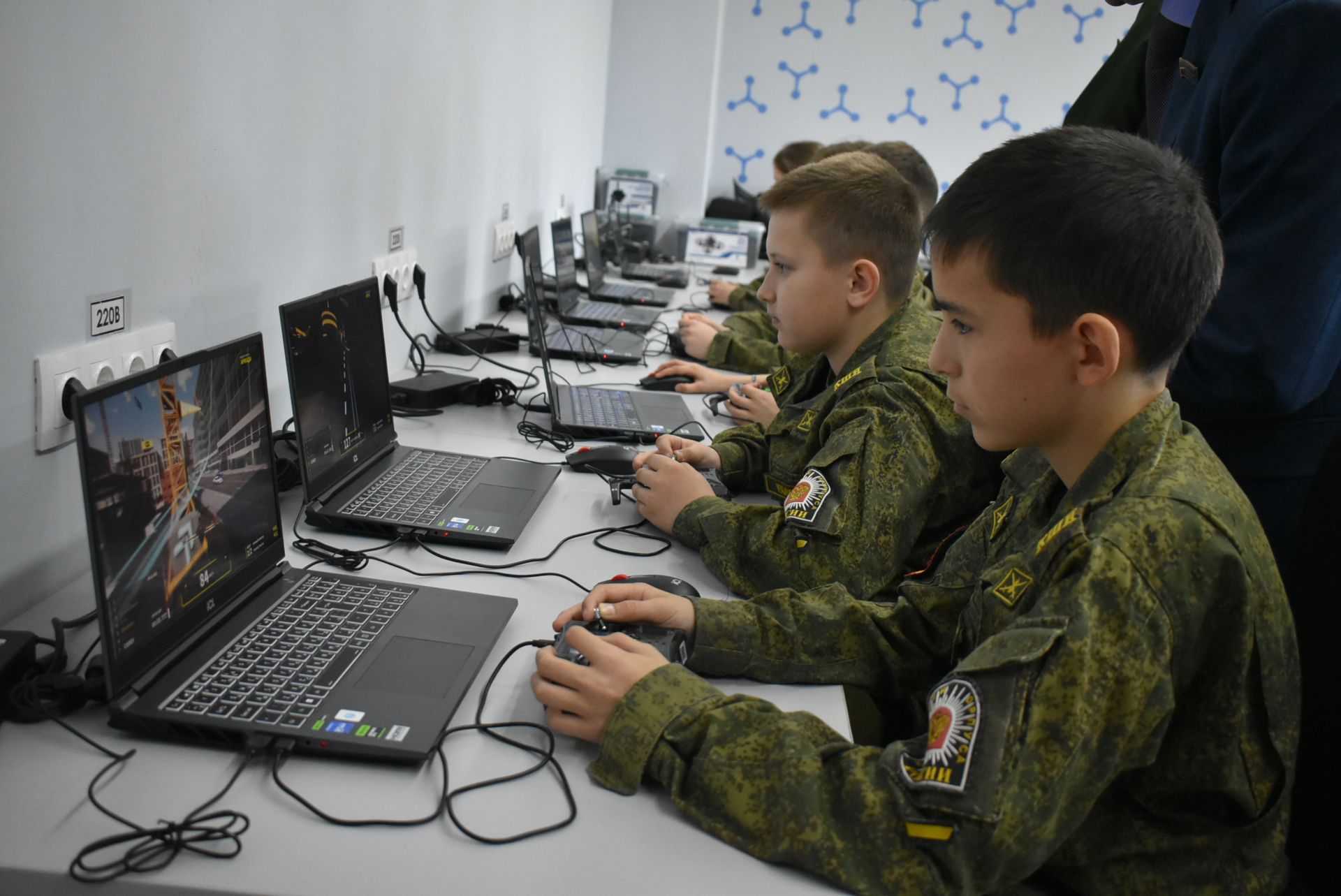 Депутат Госдумы РФ посетила кадетскую школу-интернат