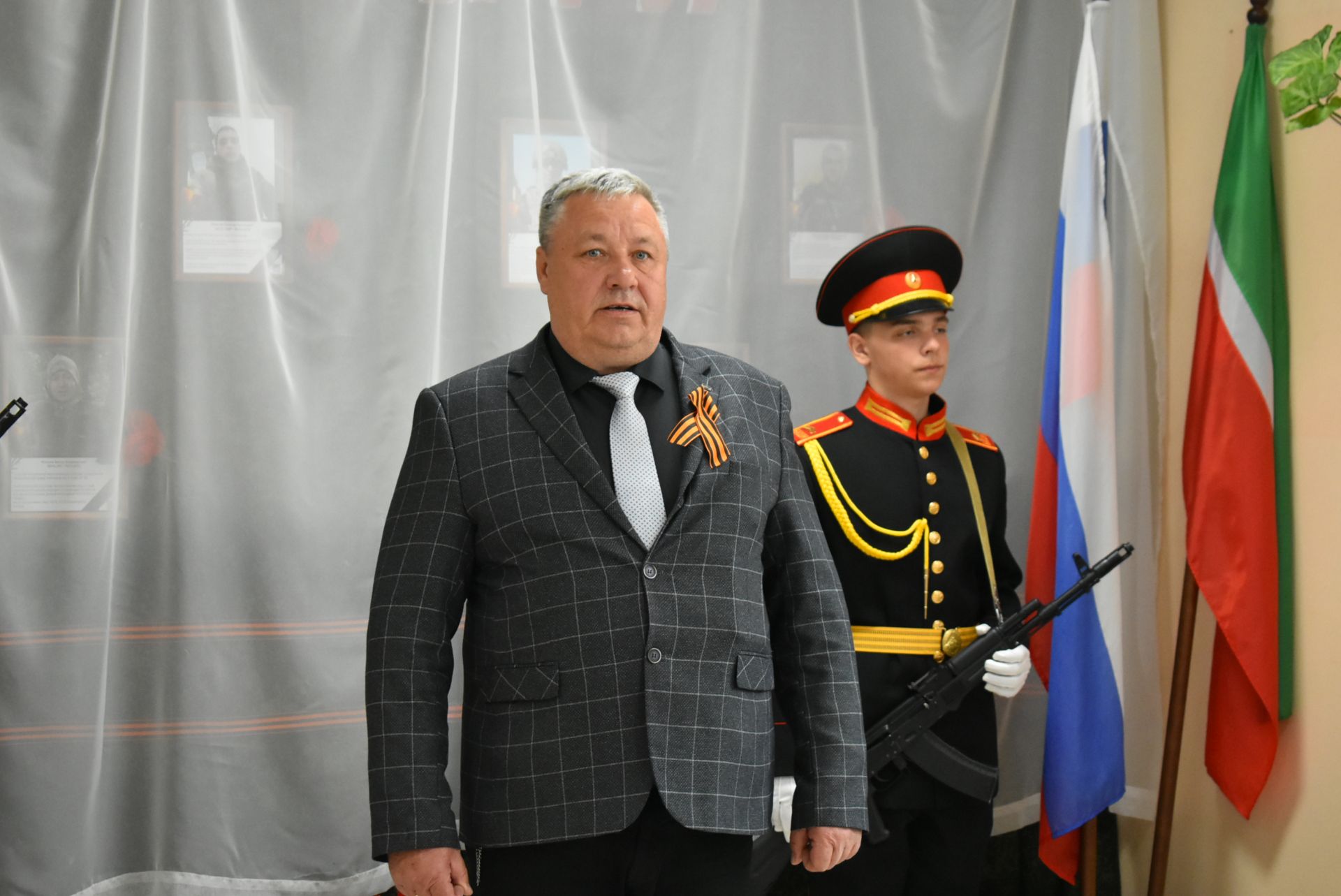 В Болгарской школе для детей с ОВЗ появилась «Стена памяти», посвящённая погибшим участникам СВО