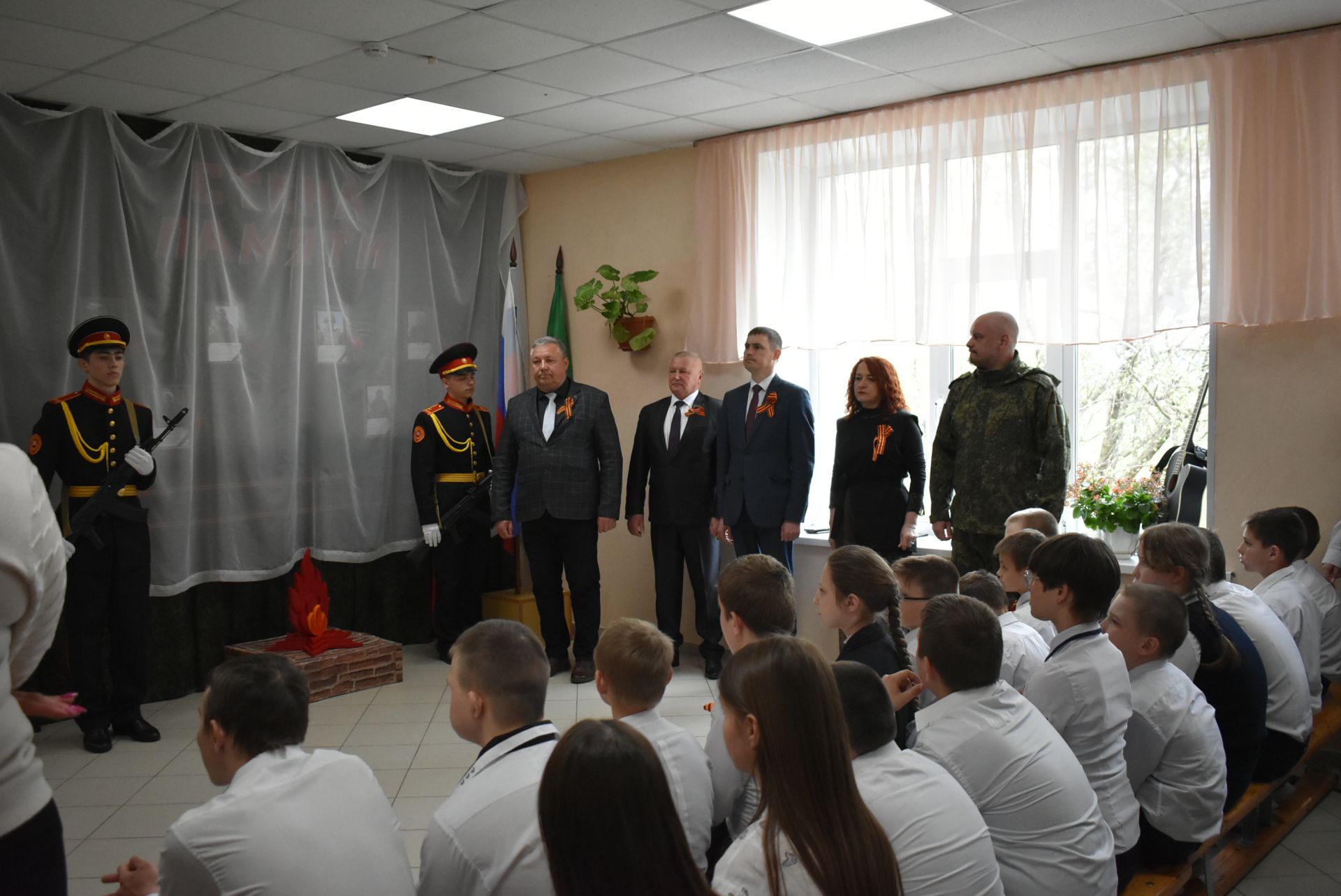 В Болгарской школе для детей с ОВЗ появилась «Стена памяти», посвящённая погибшим участникам СВО