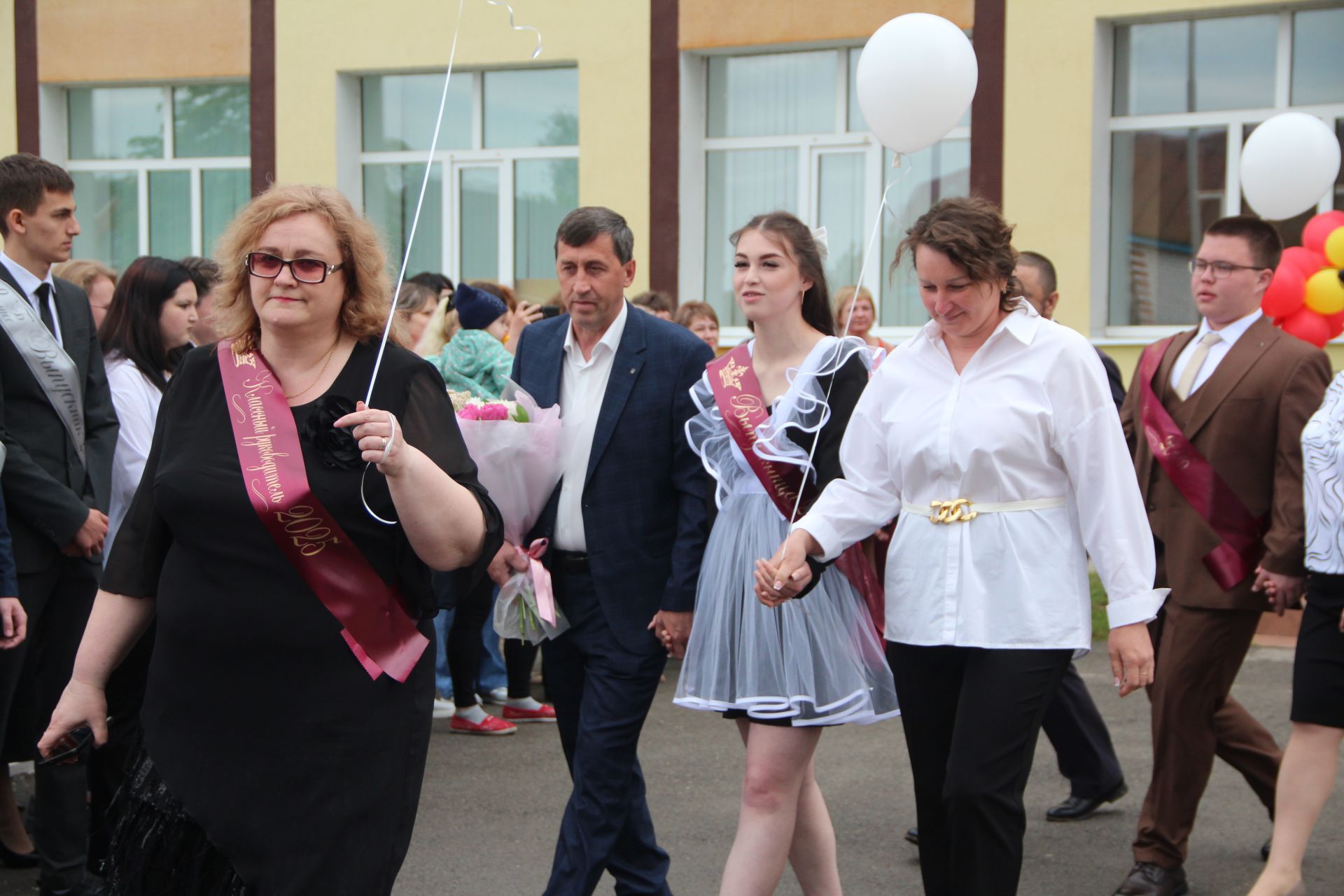 В школах Болгара прозвенел Последний звонок