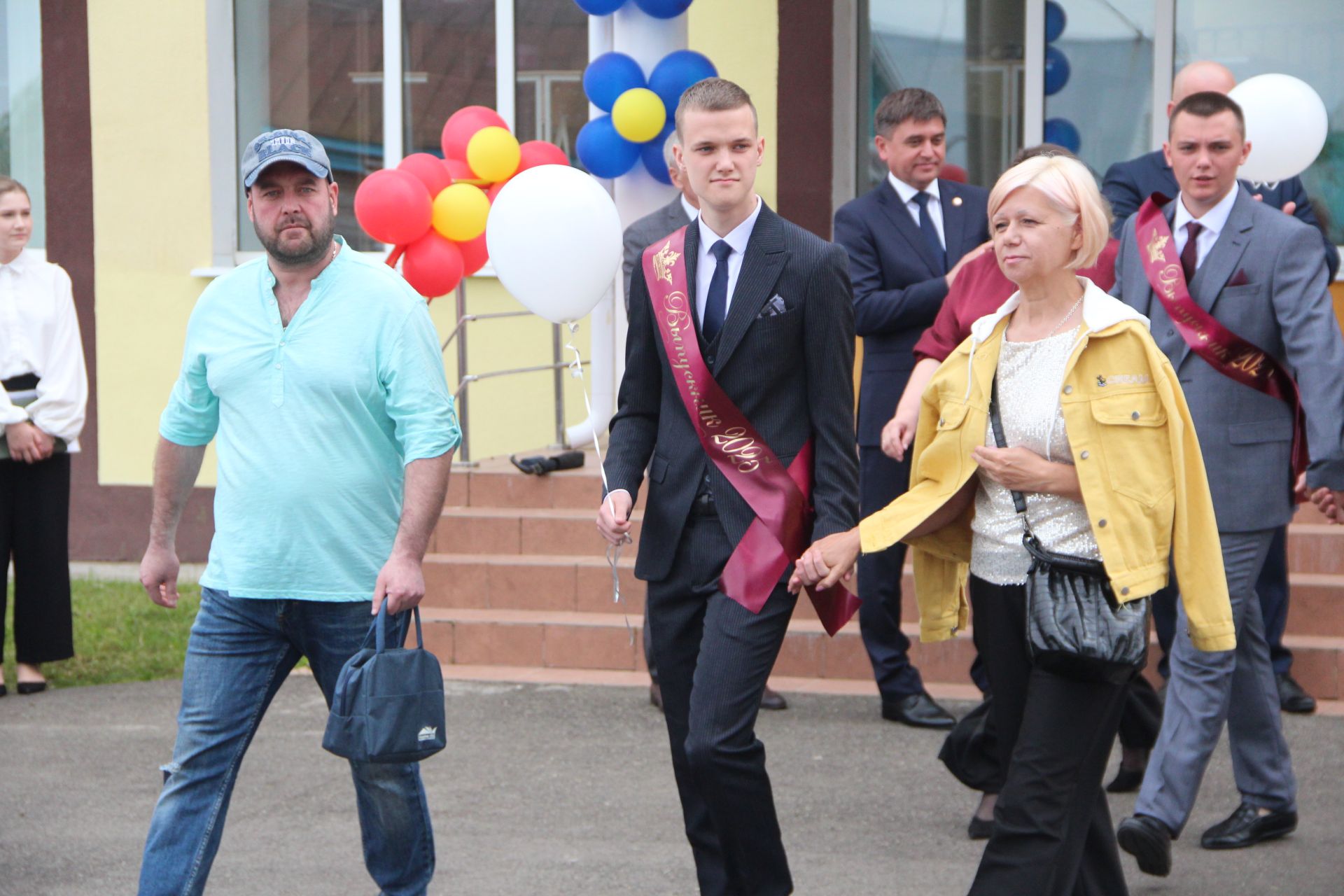 В школах Болгара прозвенел Последний звонок