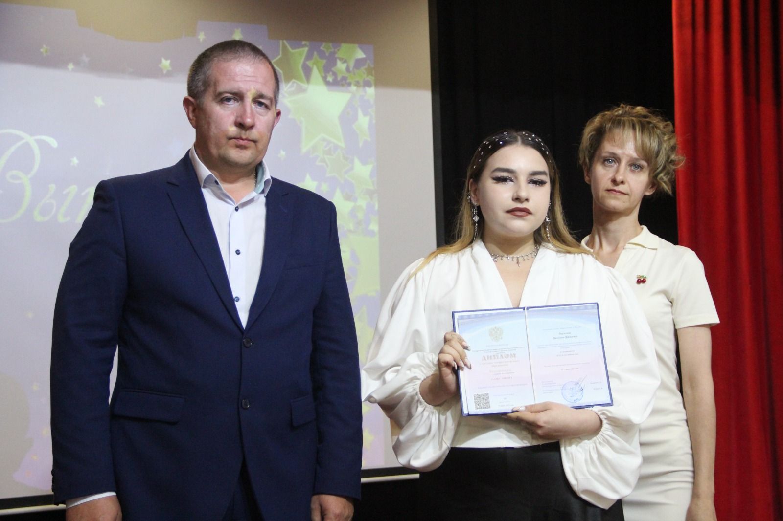 Студенты Спасского техникума получили дипломы об окончании учебного заведения