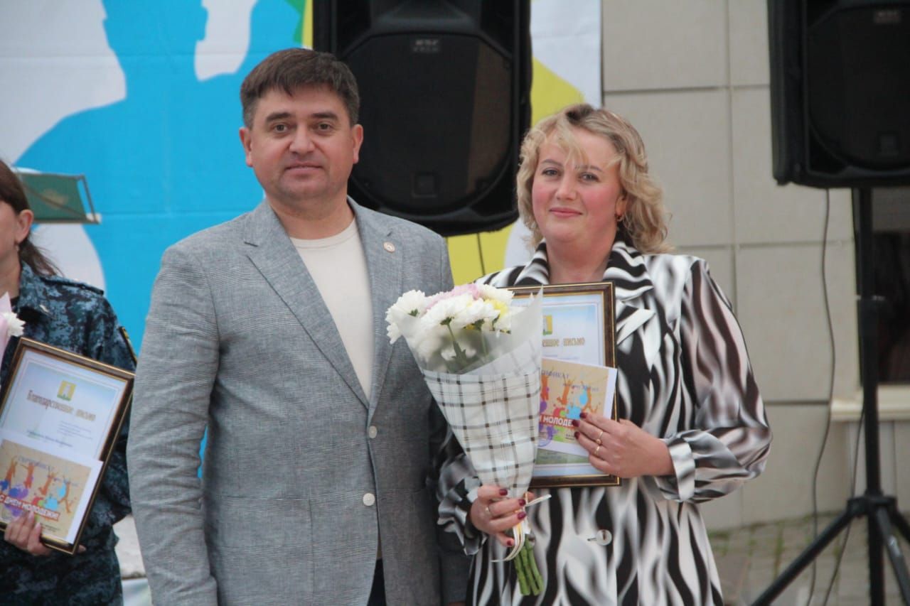 На Дне молодёжи состоялось торжественное награждение молодых специалистов Спасского района