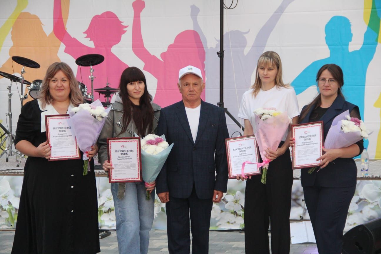 На Дне молодёжи состоялось торжественное награждение молодых специалистов Спасского района
