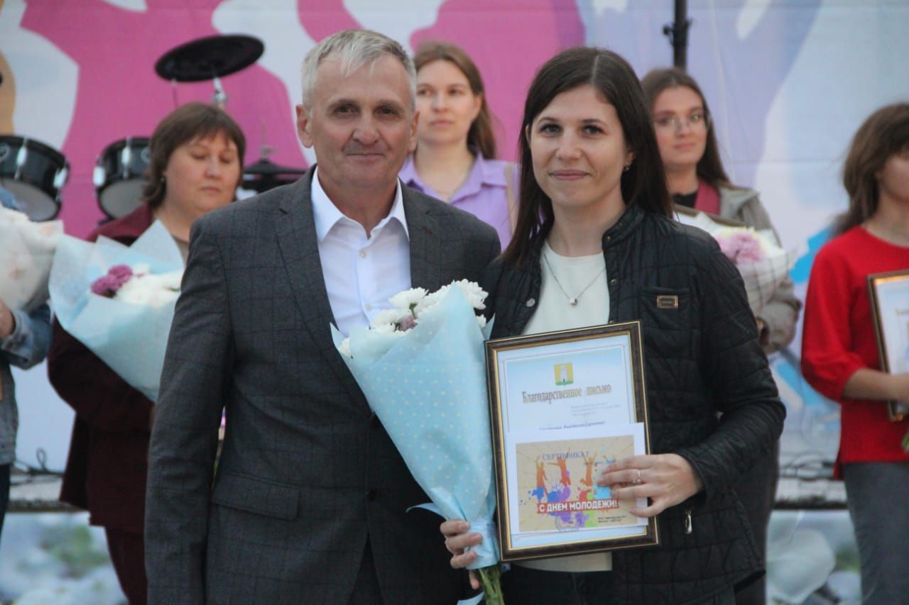 На Дне молодёжи состоялось торжественное награждение молодых специалистов Спасского района