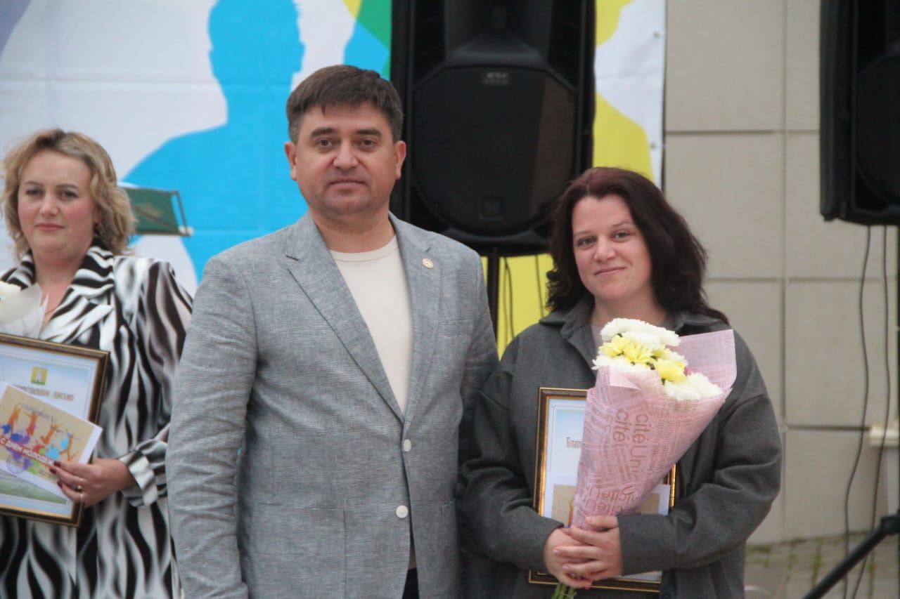 На Дне молодёжи состоялось торжественное награждение молодых специалистов Спасского района