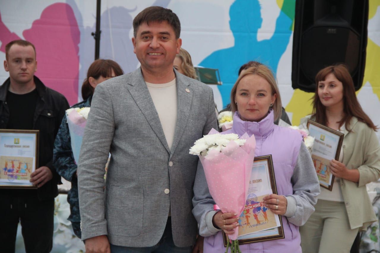 На Дне молодёжи состоялось торжественное награждение молодых специалистов Спасского района