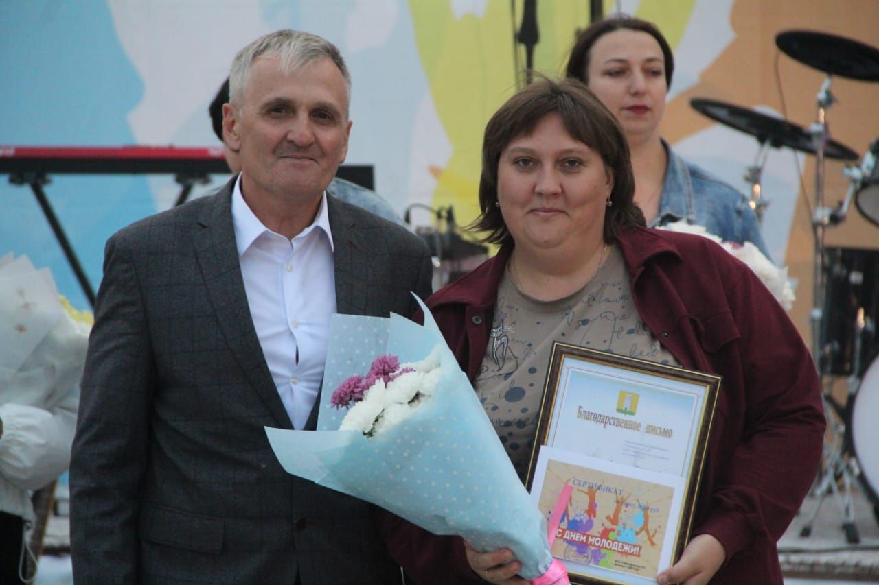 На Дне молодёжи состоялось торжественное награждение молодых специалистов Спасского района