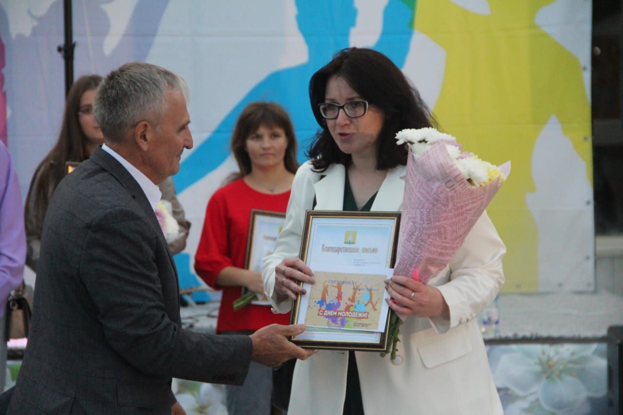 На Дне молодёжи состоялось торжественное награждение молодых специалистов Спасского района