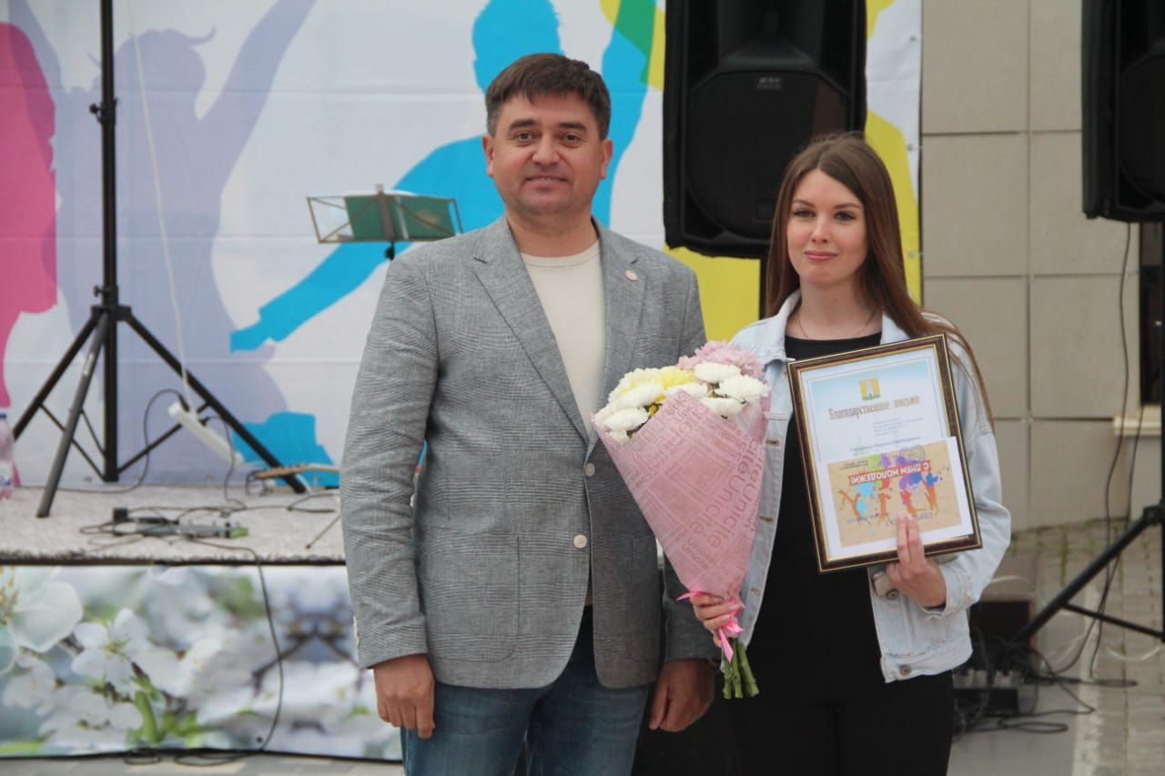 На Дне молодёжи состоялось торжественное награждение молодых специалистов Спасского района