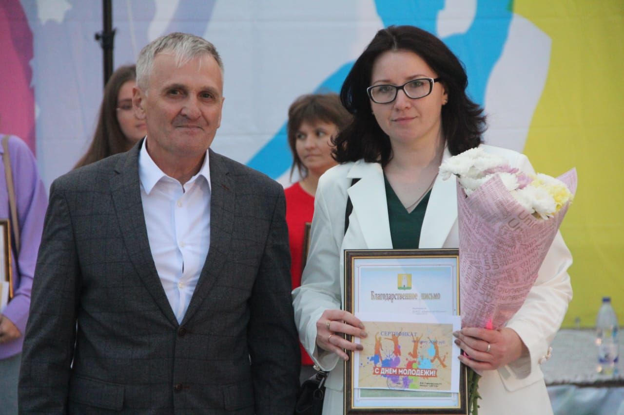 На Дне молодёжи состоялось торжественное награждение молодых специалистов Спасского района