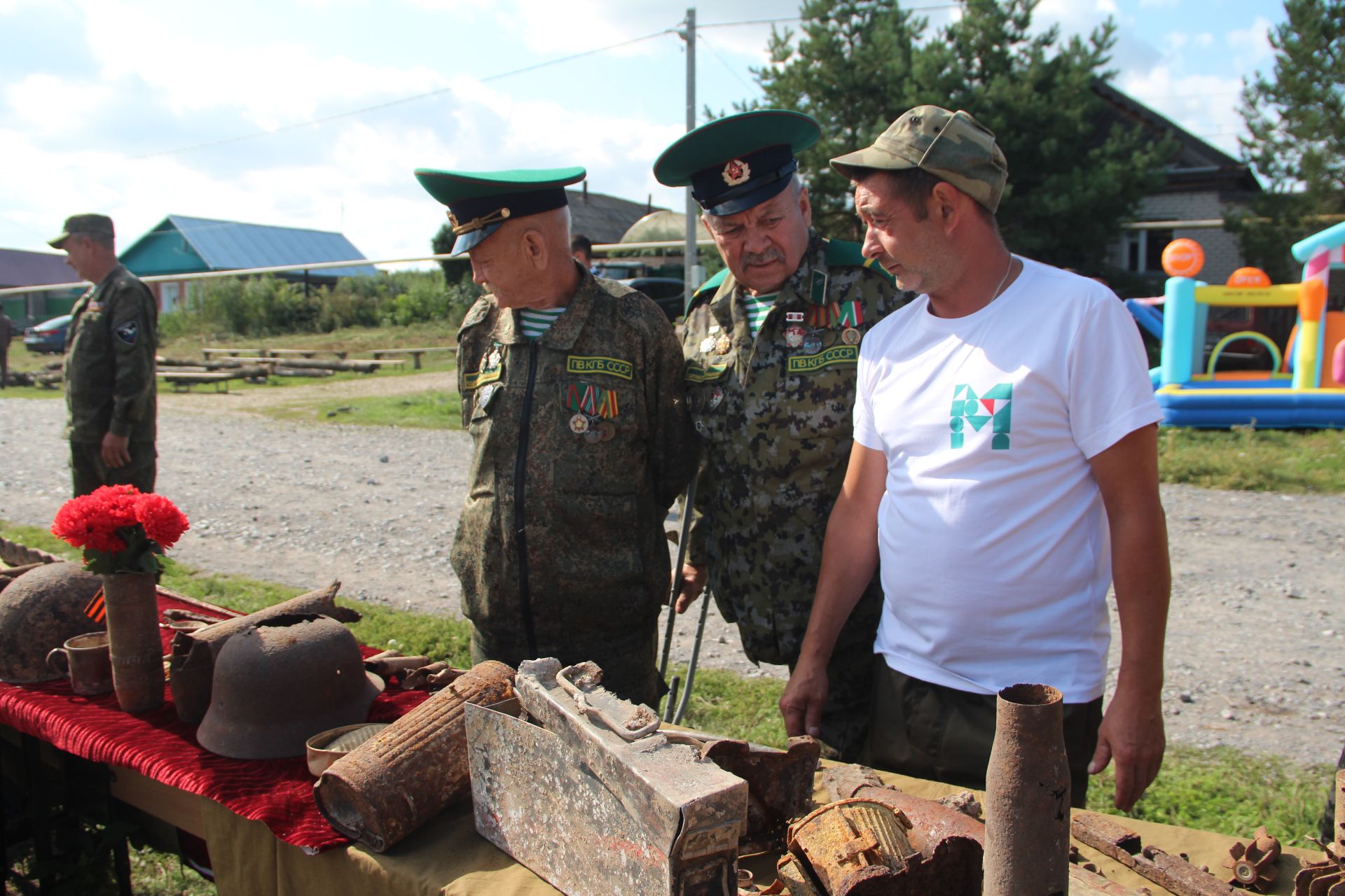 В Антоновке проходит Фестиваль поисковой и военно-патриотической песни "Река времени"