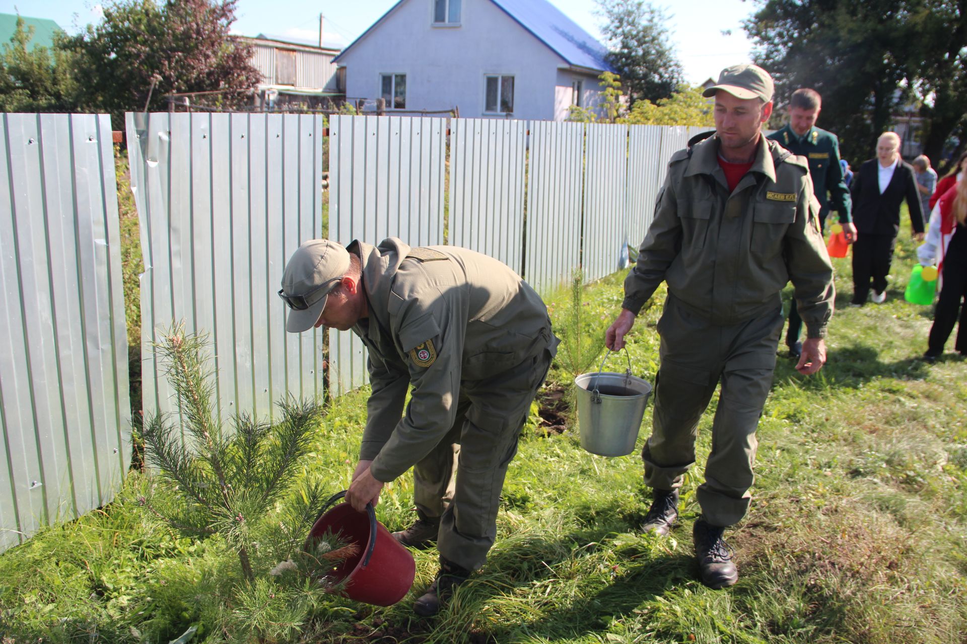 В первой школе Болгара прошла природоохранная акция "Посади дерево!".