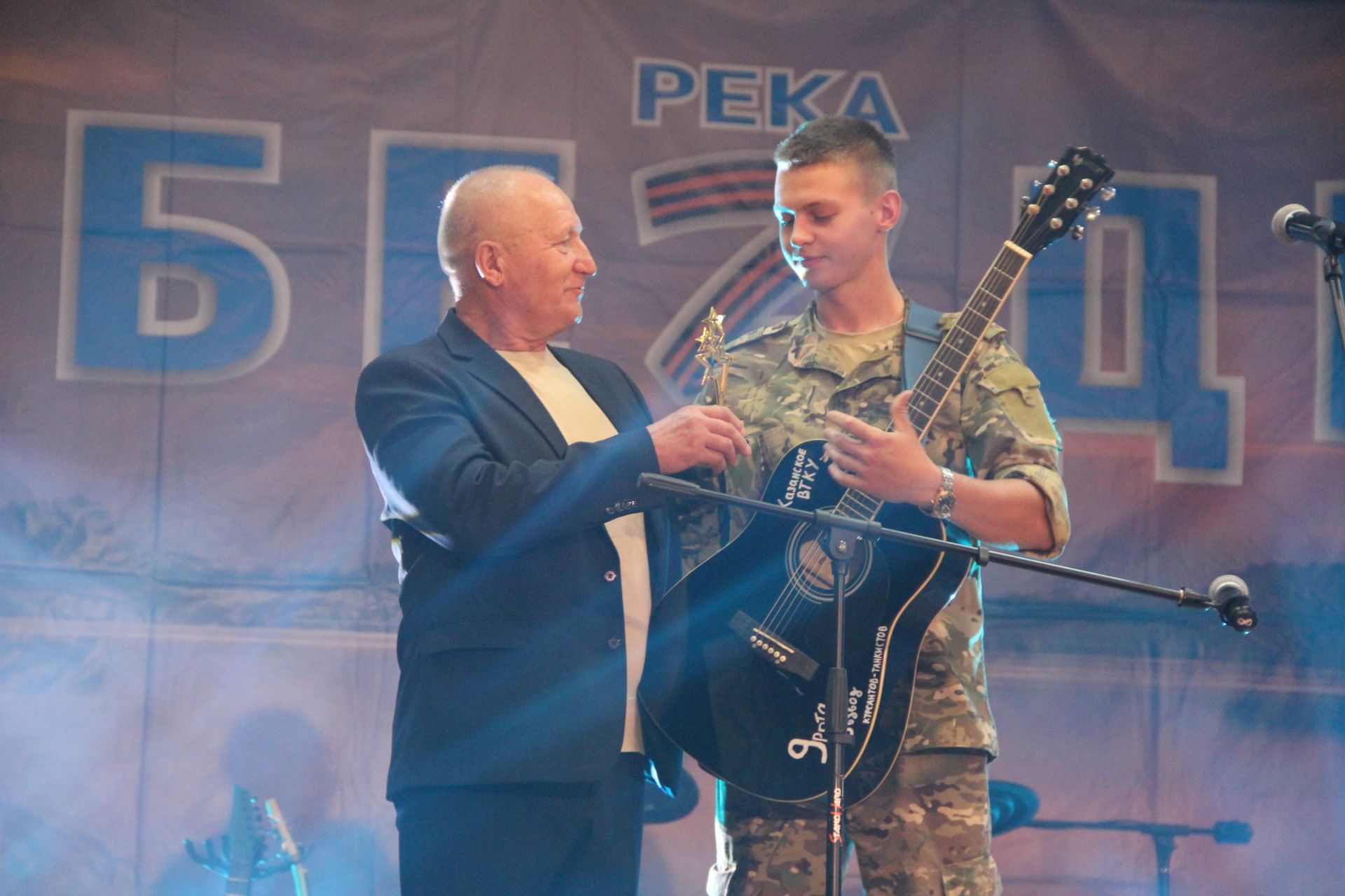 Фестиваль поисковой и военно-патриотической песни "Река Бездна- 2026" собрал на сцене Никольского СДК десятки артистов