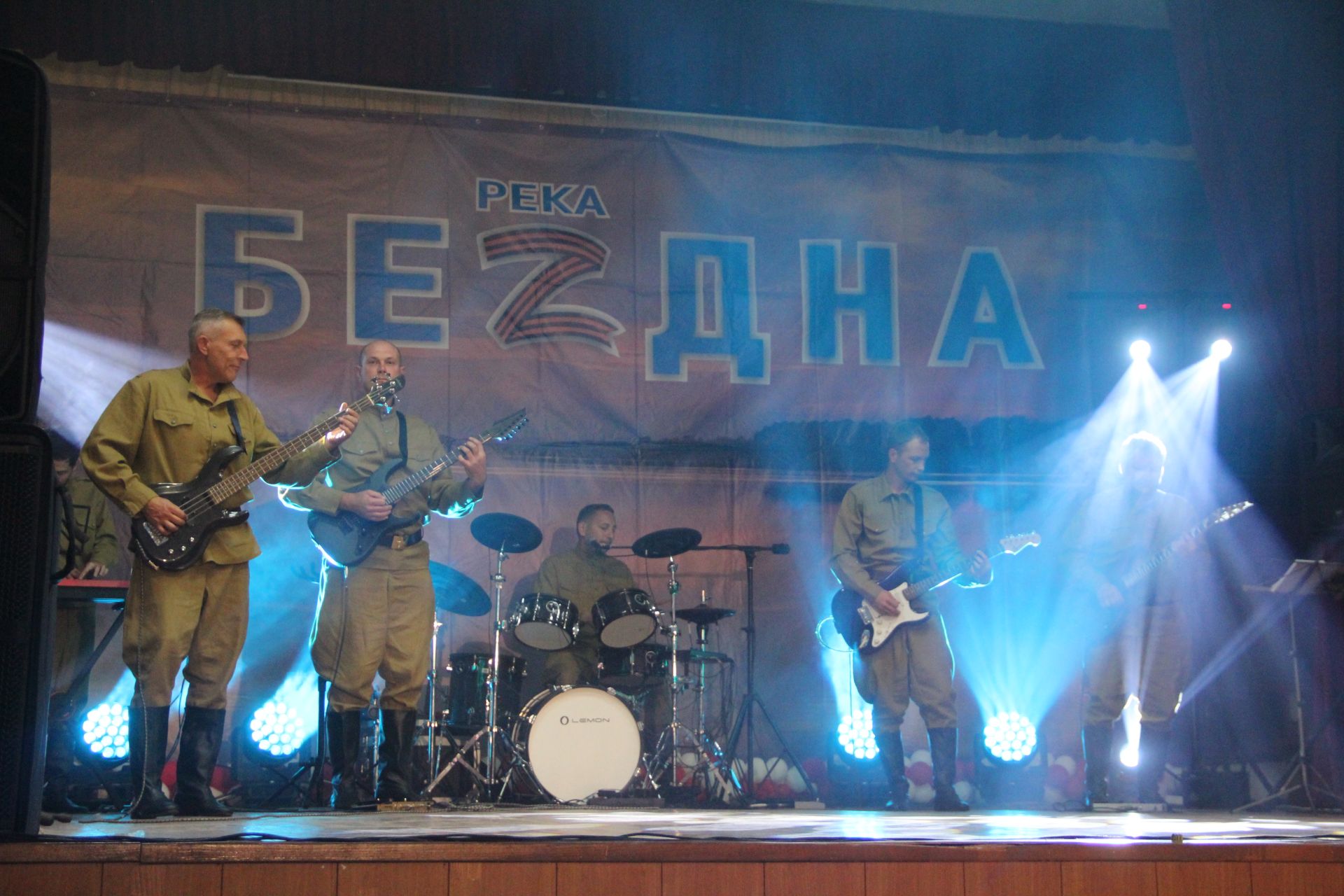 Фестиваль поисковой и военно-патриотической песни "Река Бездна- 2026" собрал на сцене Никольского СДК десятки артистов