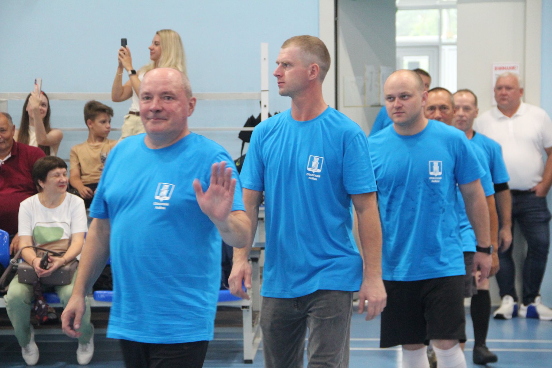 Футбольный клуб "Волна" отметил 30-летие