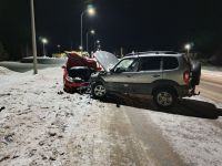 В Болгаре в лобовом столкновении машин пострадали четыре человека
