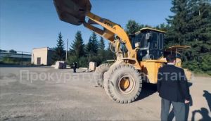 В Татарстане под колёсами погрузчика погиб 19-летний парень