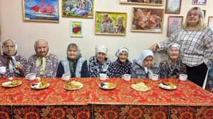 В Спасском ДИПИ поздравили долгожителей с Днём бабушек и дедушек
