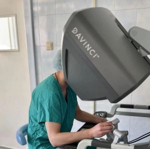 Робот помог казанским хирургам удалить мочевой пузырь и создать новый